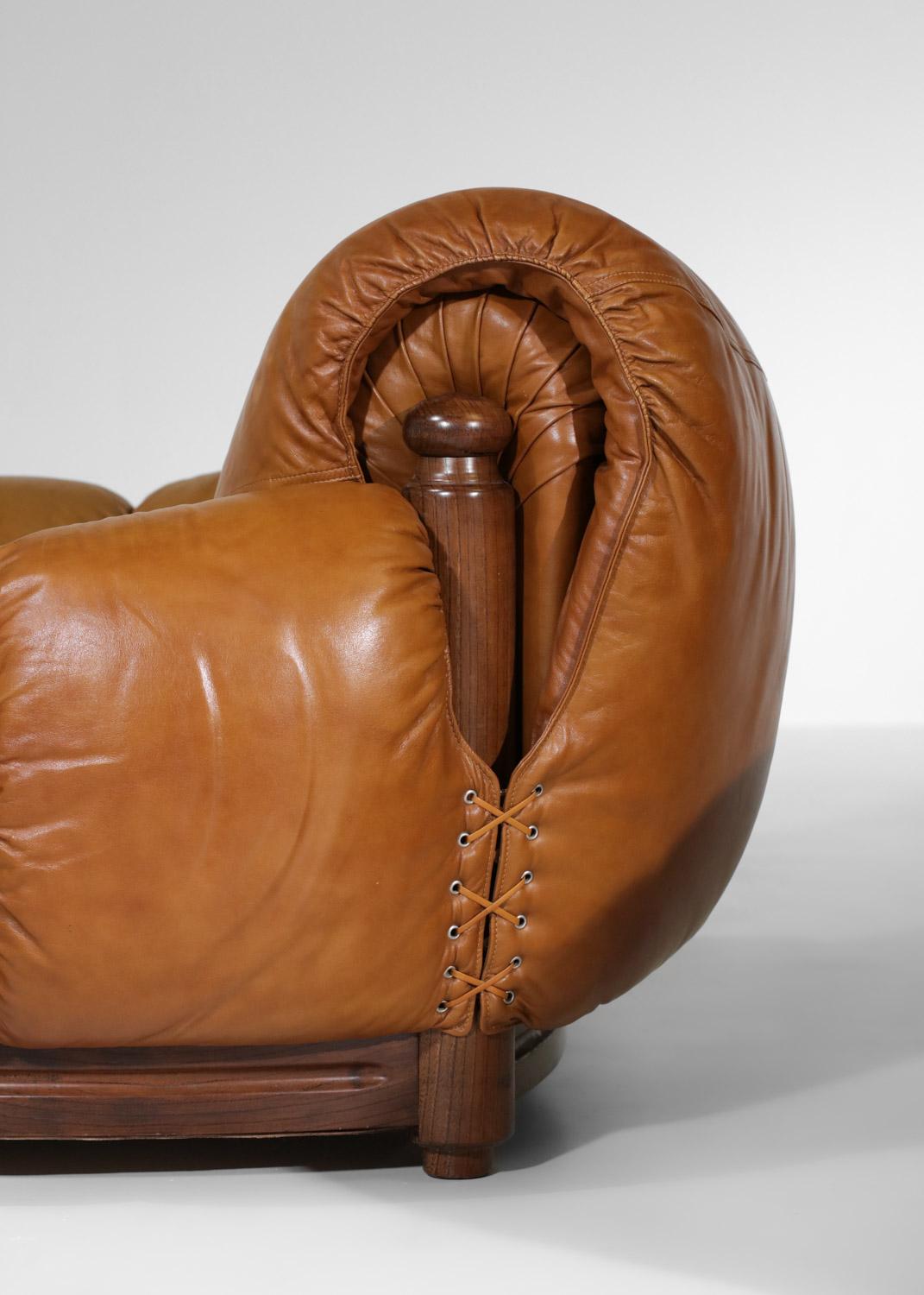 Pair of leather armchairs cognac curved ball years 70 In Good Condition For Sale In Lyon, FR