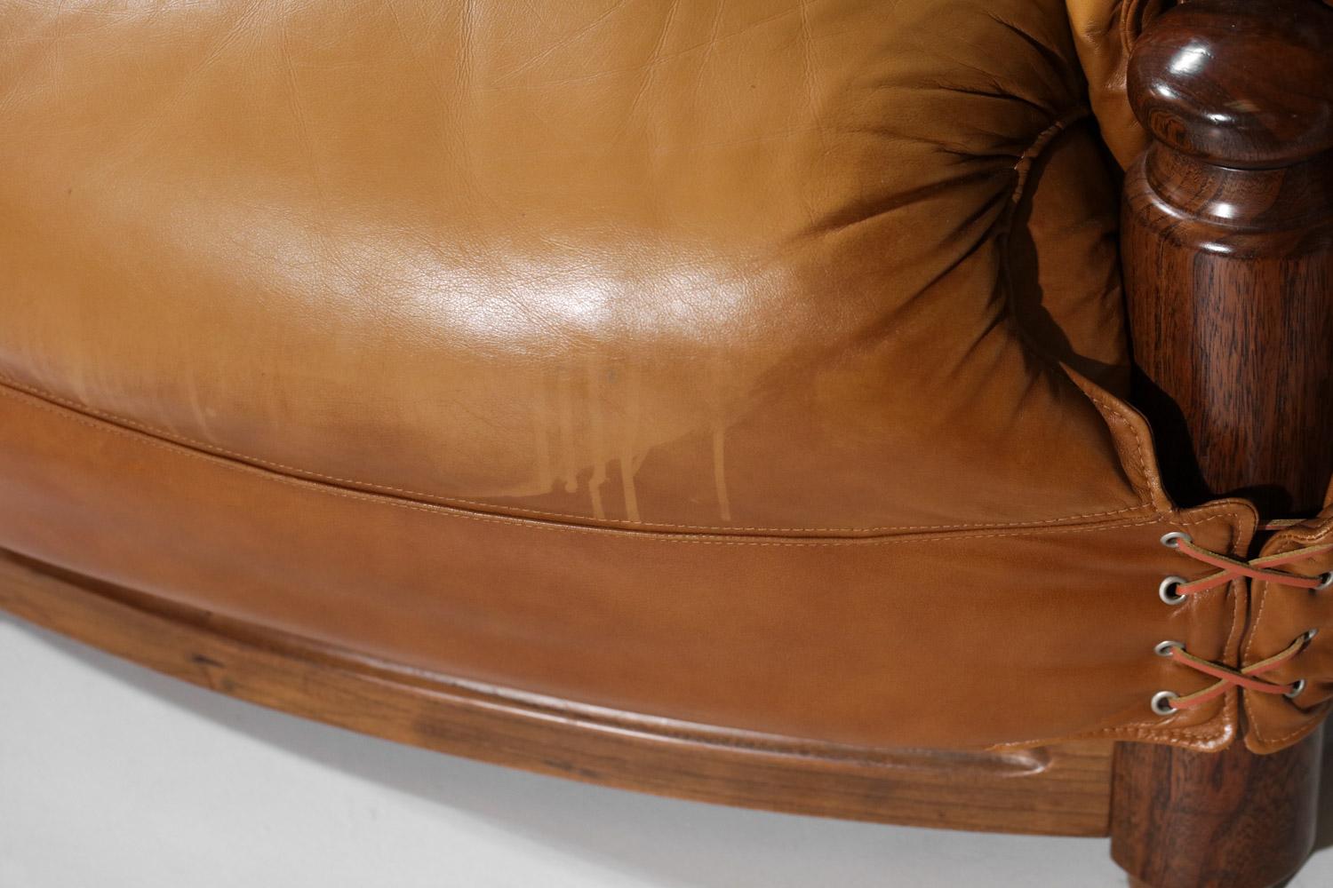 Pair of leather armchairs cognac curved ball years 70 For Sale 1