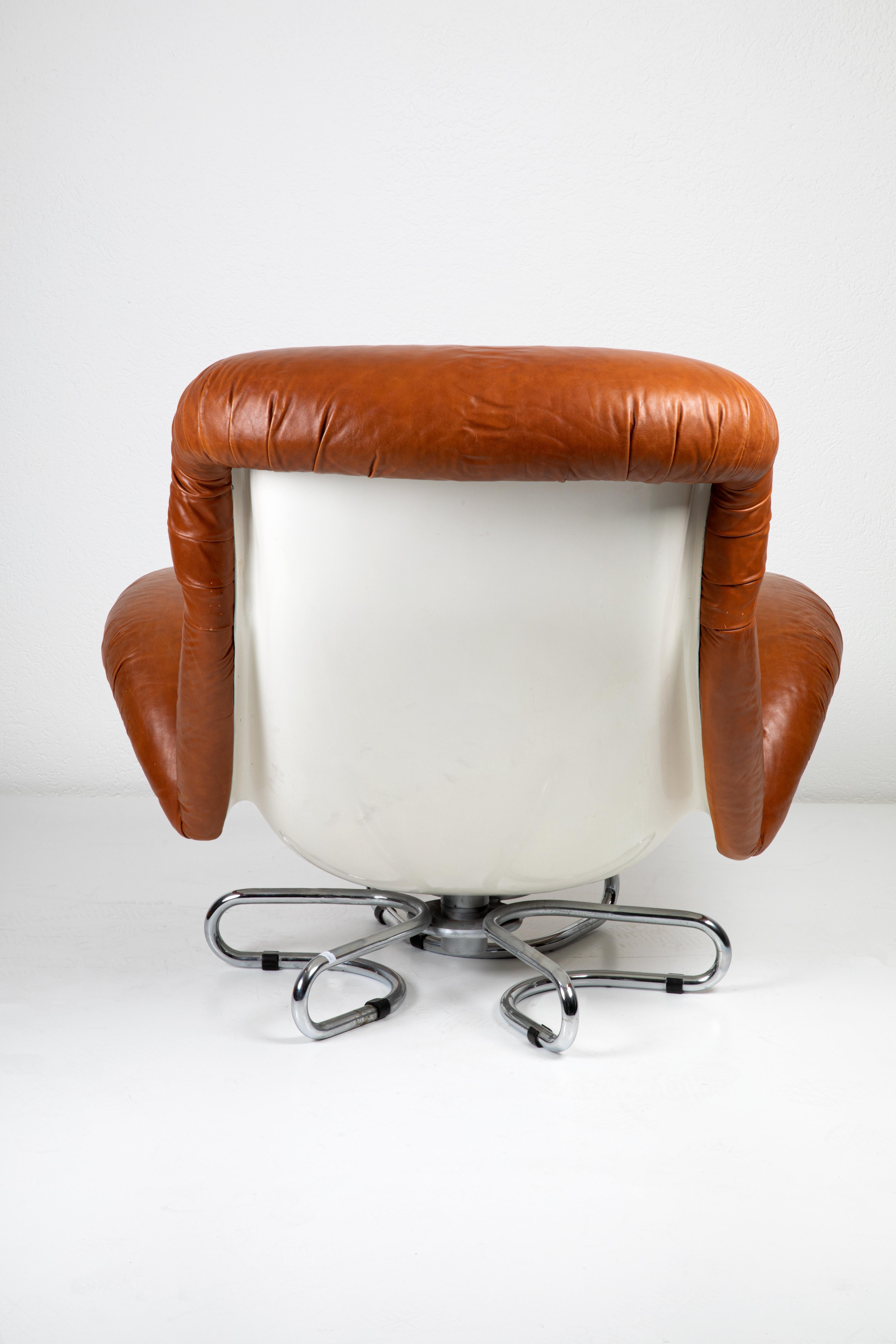 Pair of Leather Armchairs In Fair Condition For Sale In Collonge-Bellerive, GE