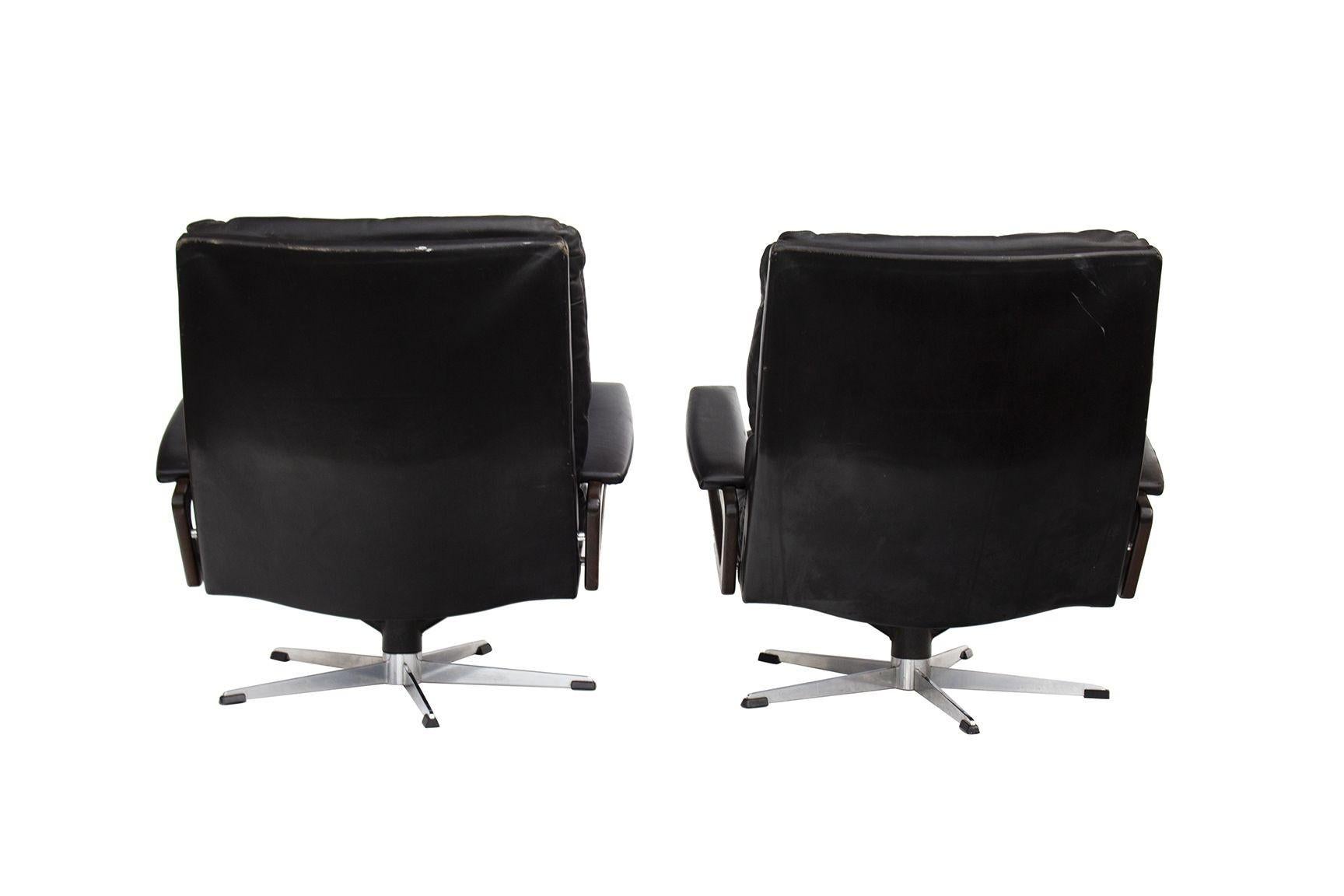 Mid-20th Century Pair of Leather King Chairs by Andre Vandenbeuck for Strässle Switzerland For Sale