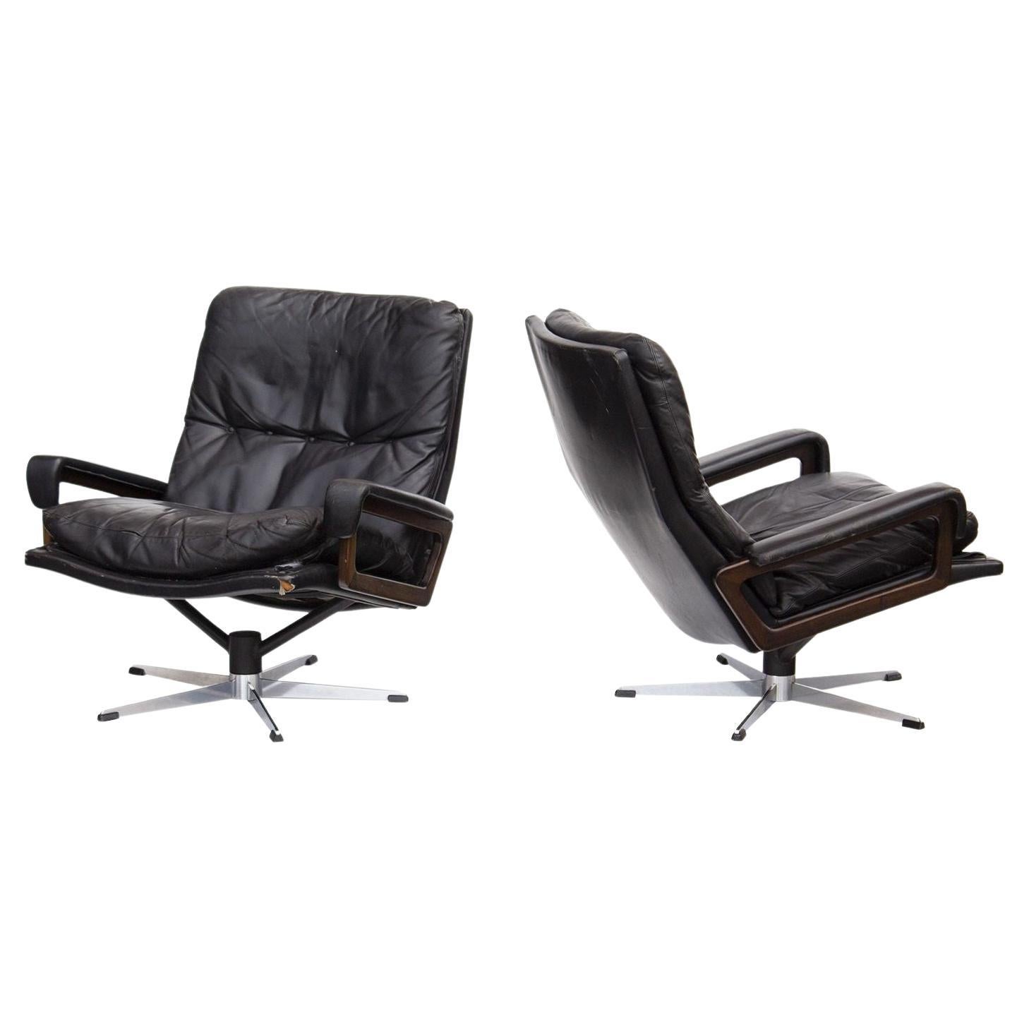 Pair of Leather King Chairs by Andre Vandenbeuck for Strässle Switzerland For Sale