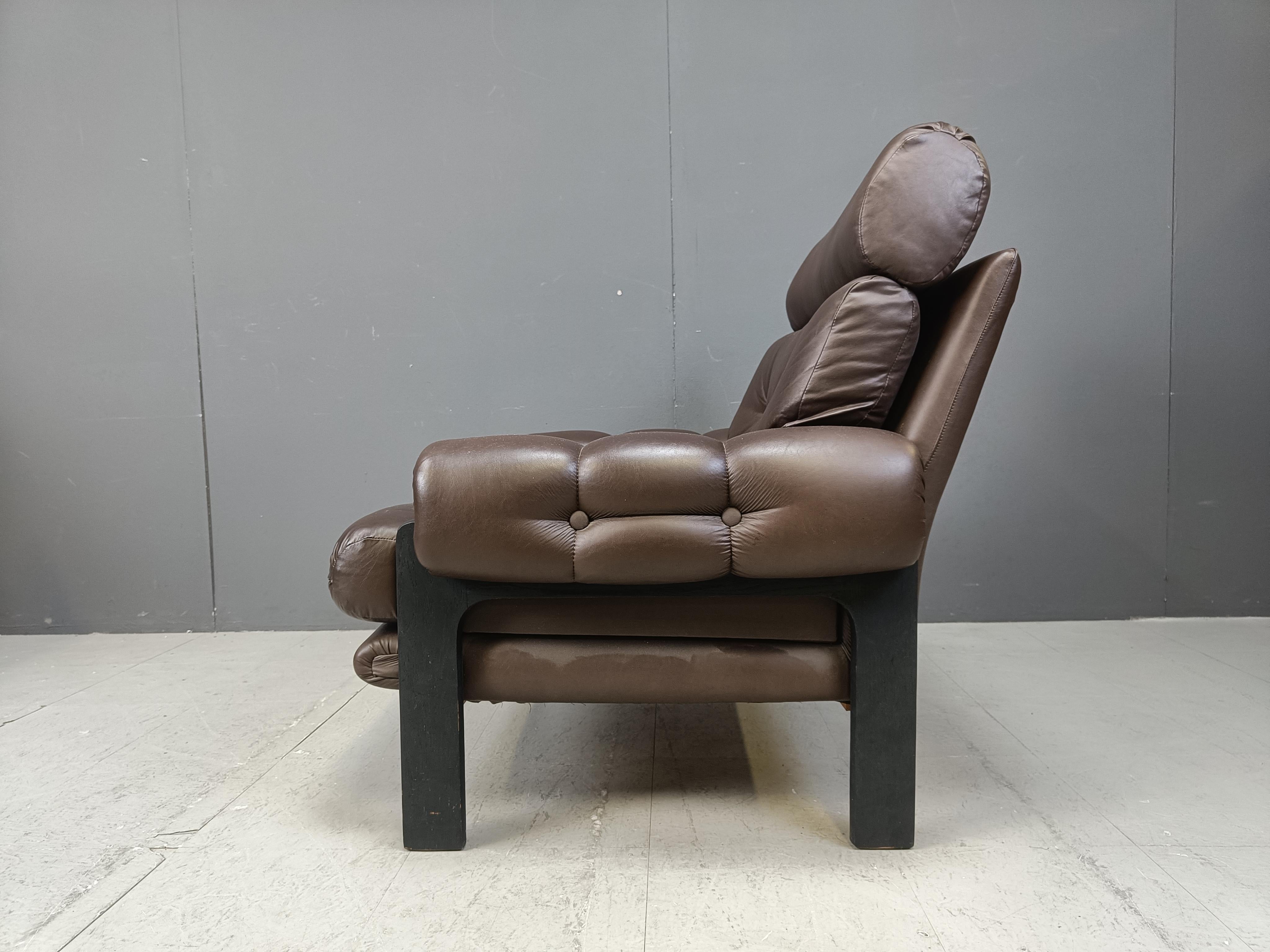 Coppia di poltrone in pelle realizzate in Danimarca, anni '60 in vendita 6