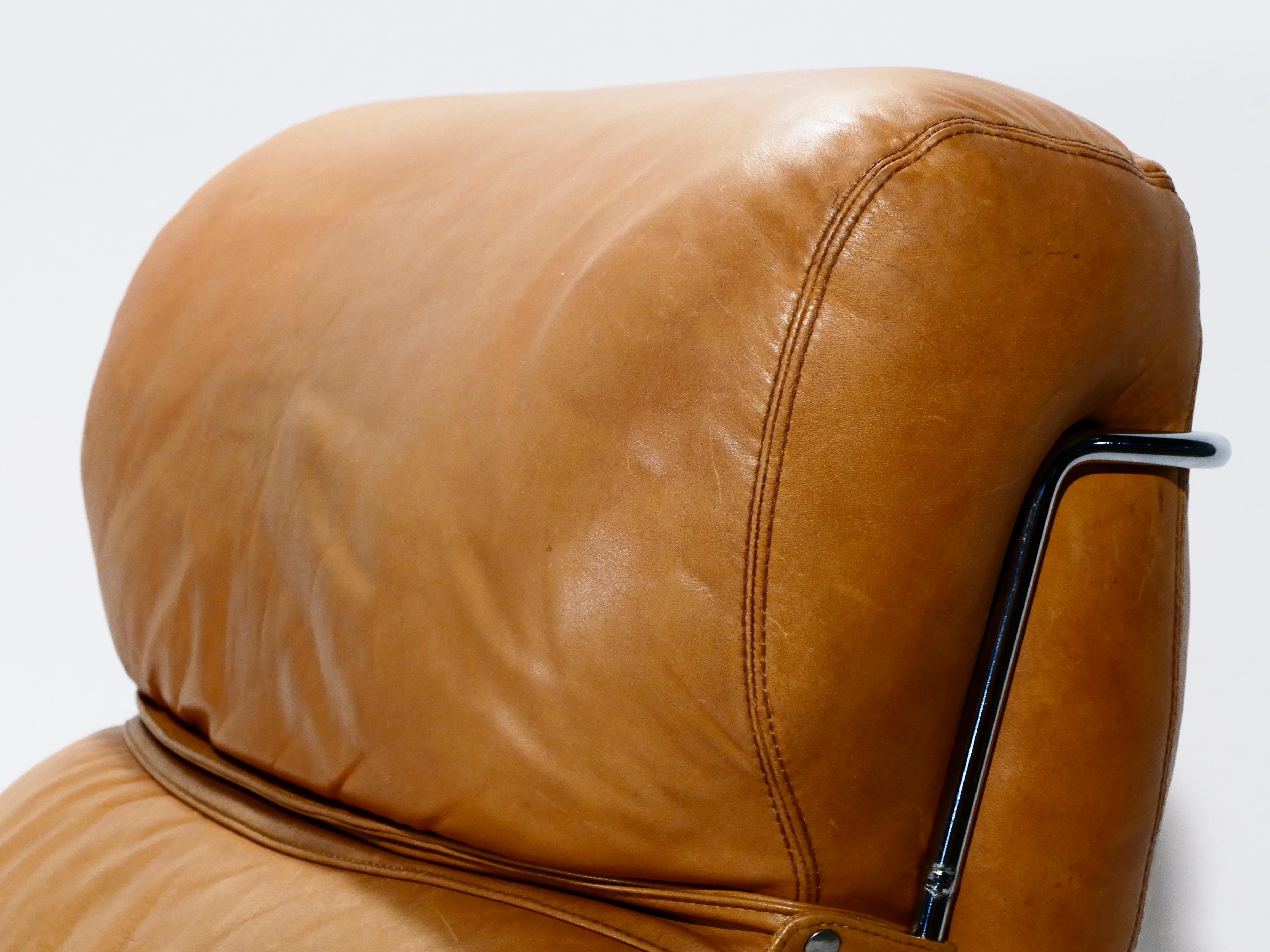 Pair of Leather Armchairs with Ottomans Gianfranco Frattini, 1970s 6