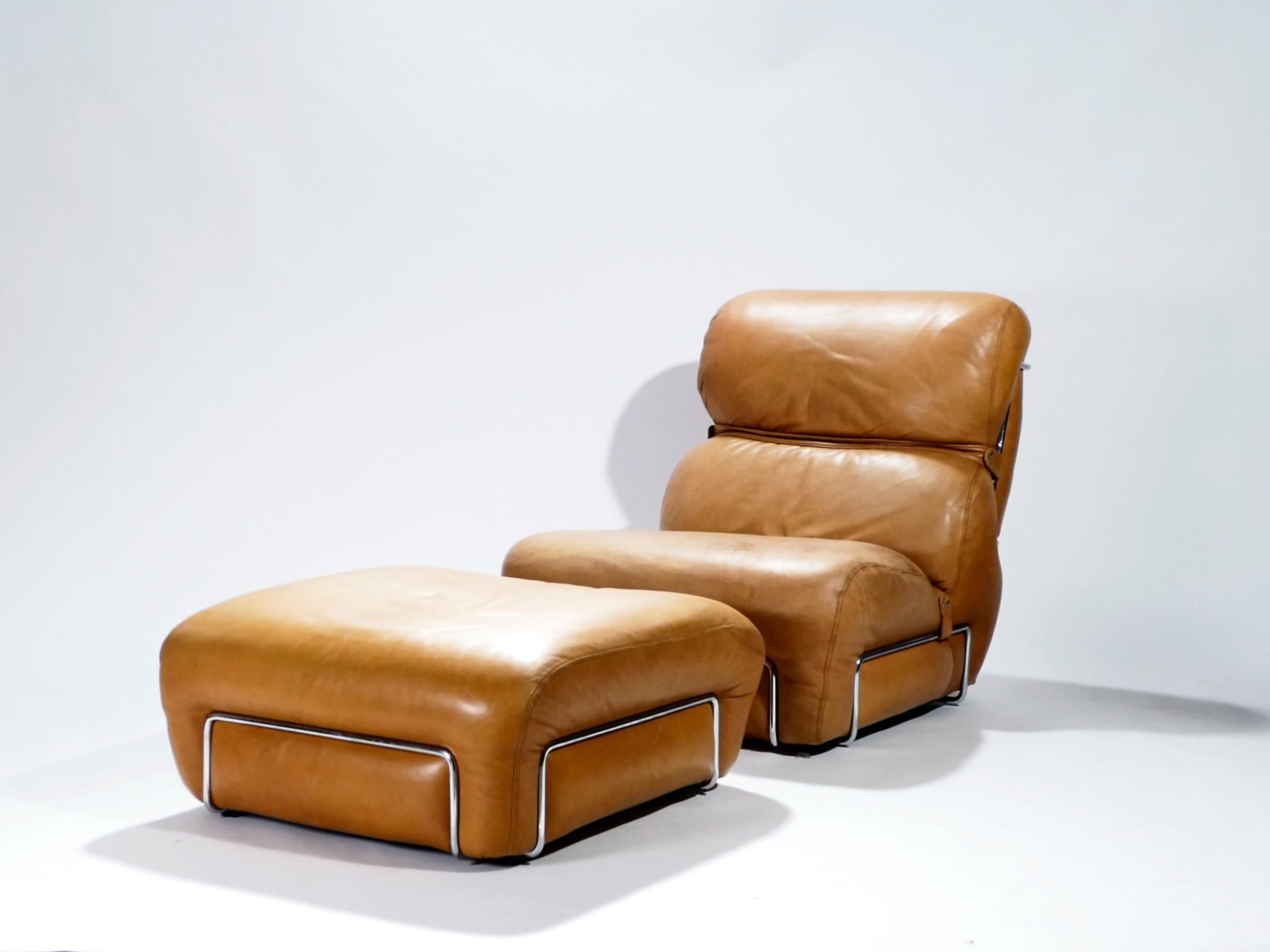 Late 20th Century Pair of Leather Armchairs with Ottomans Gianfranco Frattini, 1970s