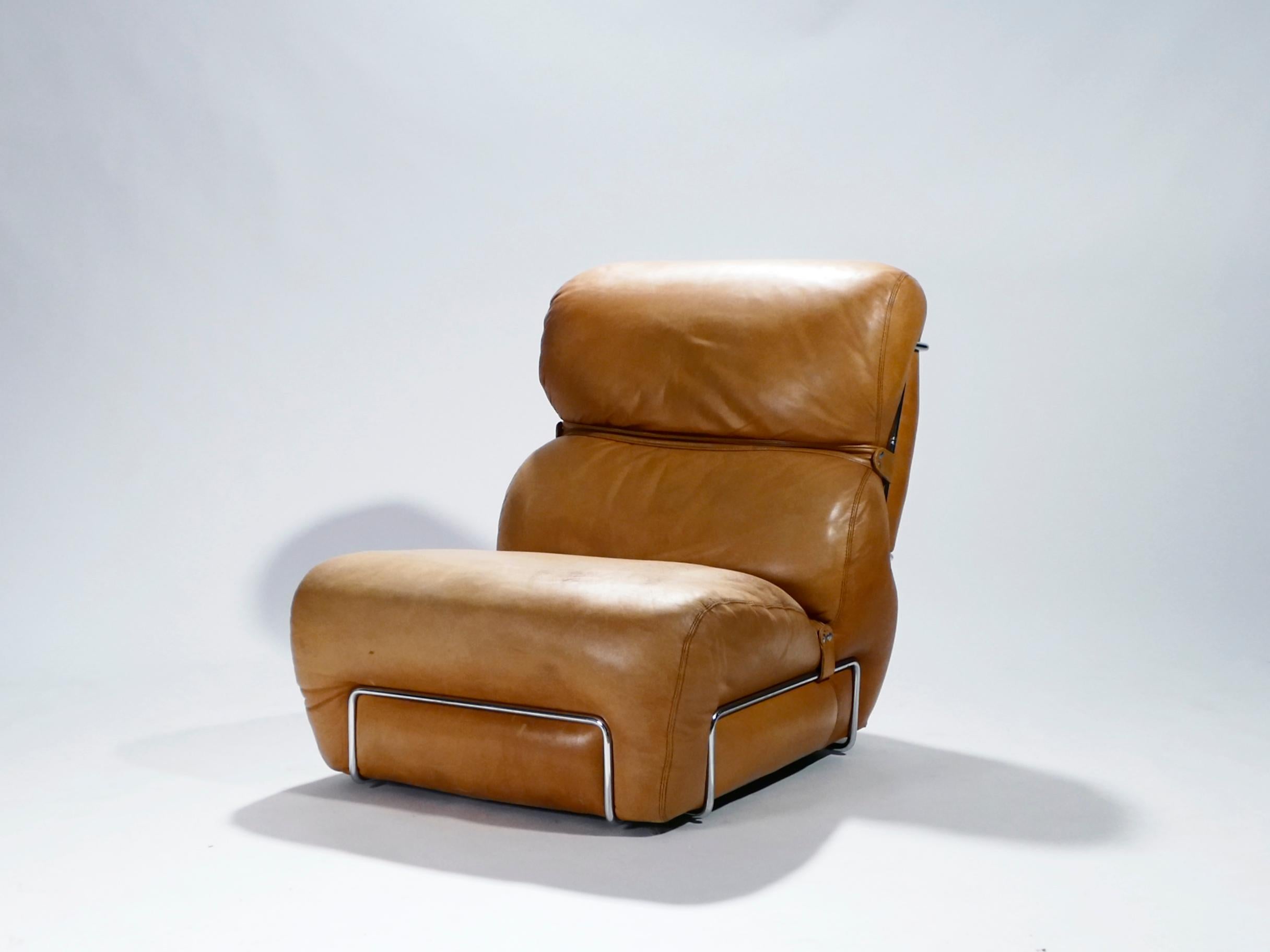 Pair of Leather Armchairs with Ottomans Gianfranco Frattini, 1970s 2