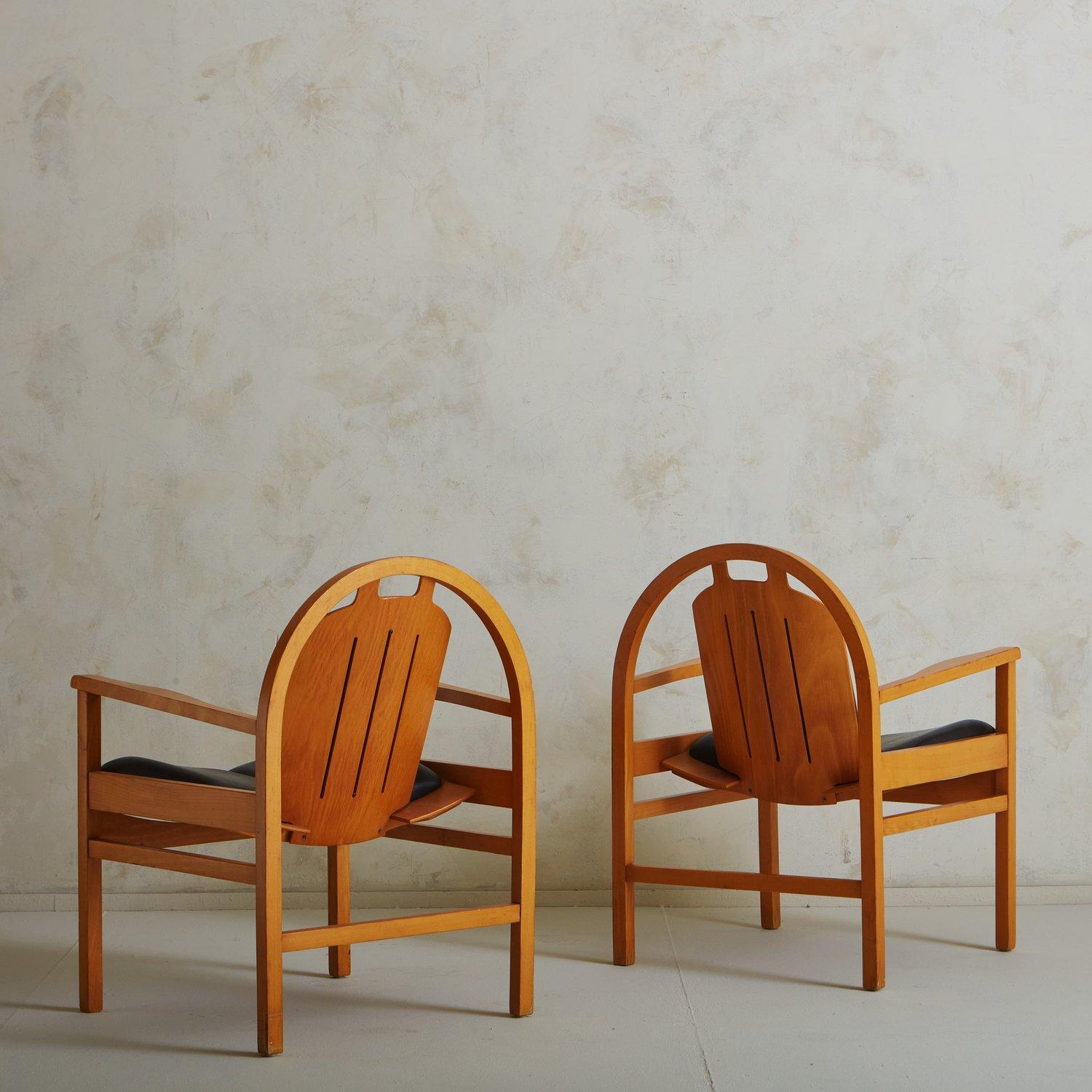 Mid-Century Modern Pair of Leather + Beechwood Argos Lounge Chairs by Baumann, France, 1970s For Sale