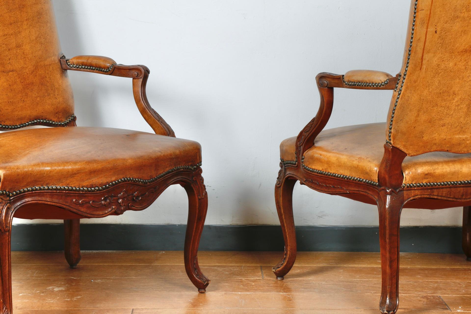 Bergère-Stühle aus Leder, Paar im Angebot 2