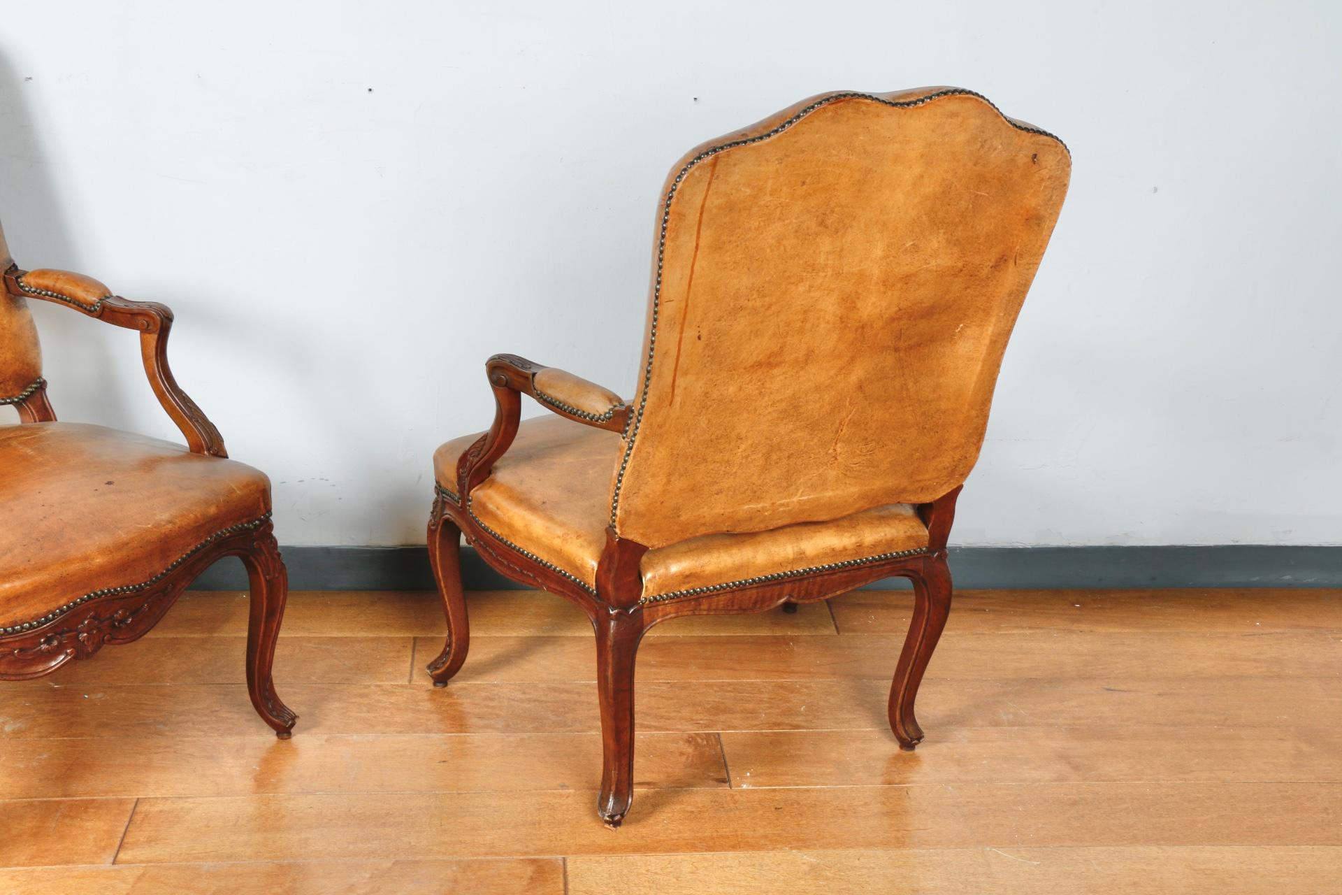 Bergère-Stühle aus Leder, Paar im Angebot 3
