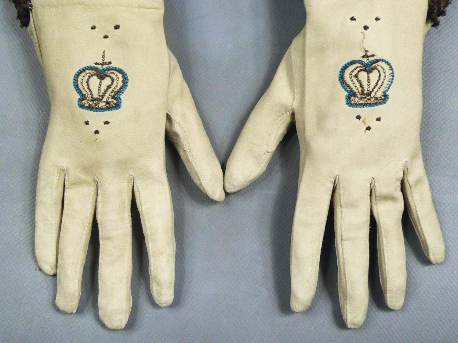 Paar Leder-Bishop-Handschuhe im Stil des 17. Jahrhunderts – England, spätes 19. Jahrhundert (Beige)