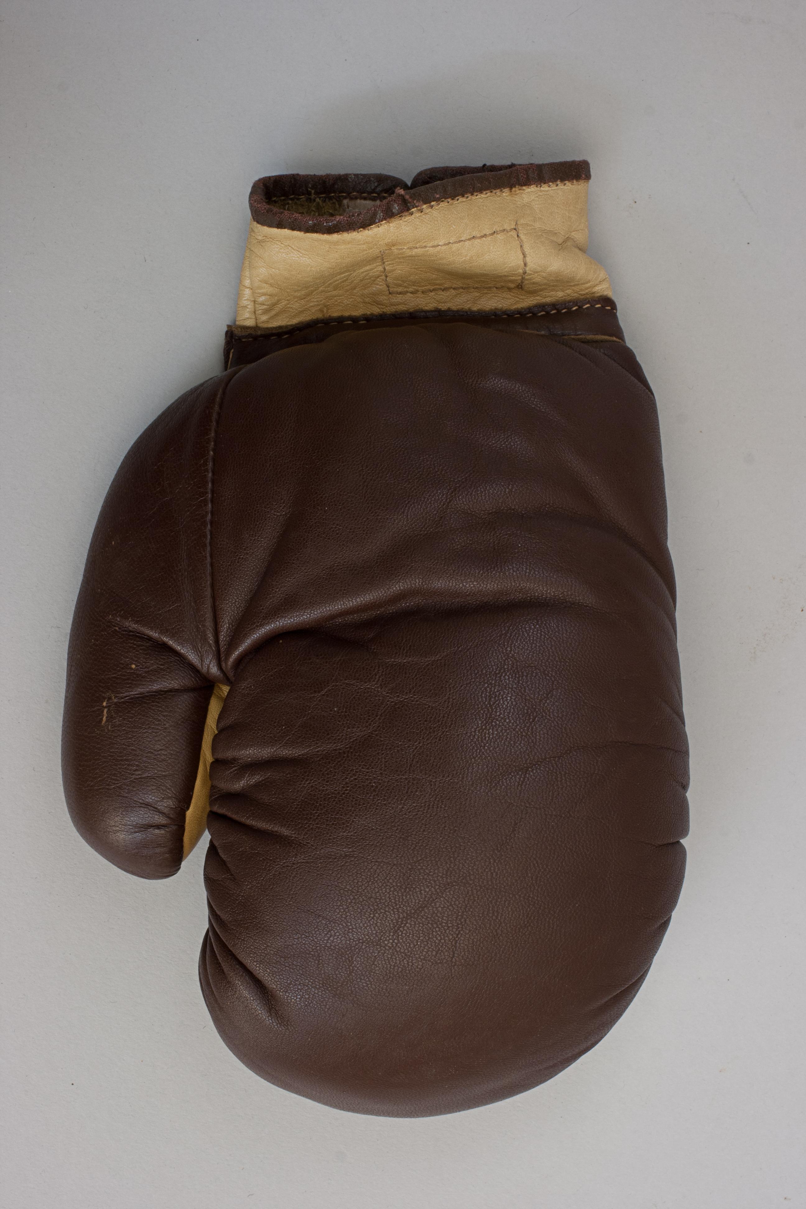 Pair of Leather Boxing Gloves For Sale 2
