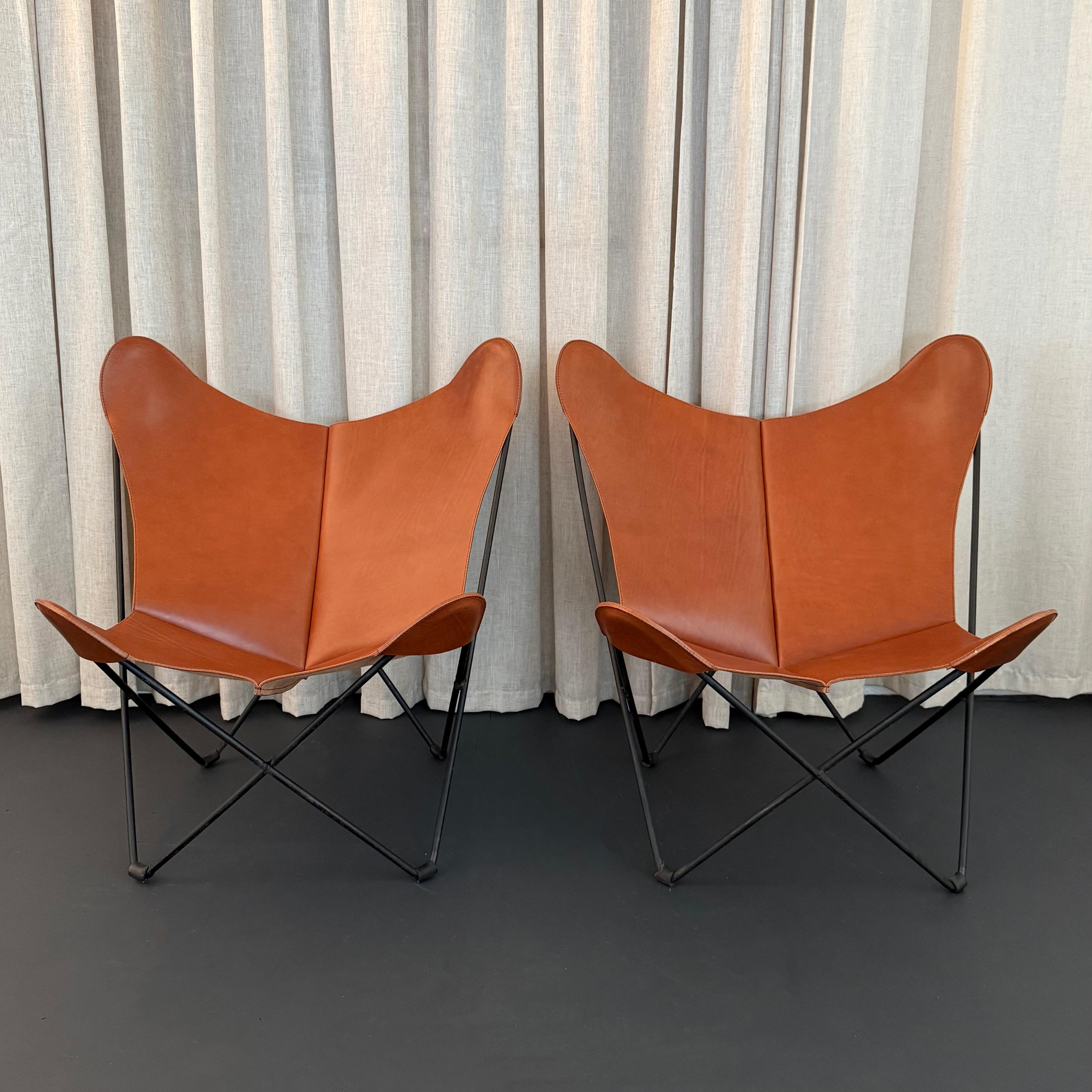 Paar Schmetterlingsstühle aus Leder von Jorge Ferrari-Hardoy für Knoll (Moderne der Mitte des Jahrhunderts) im Angebot