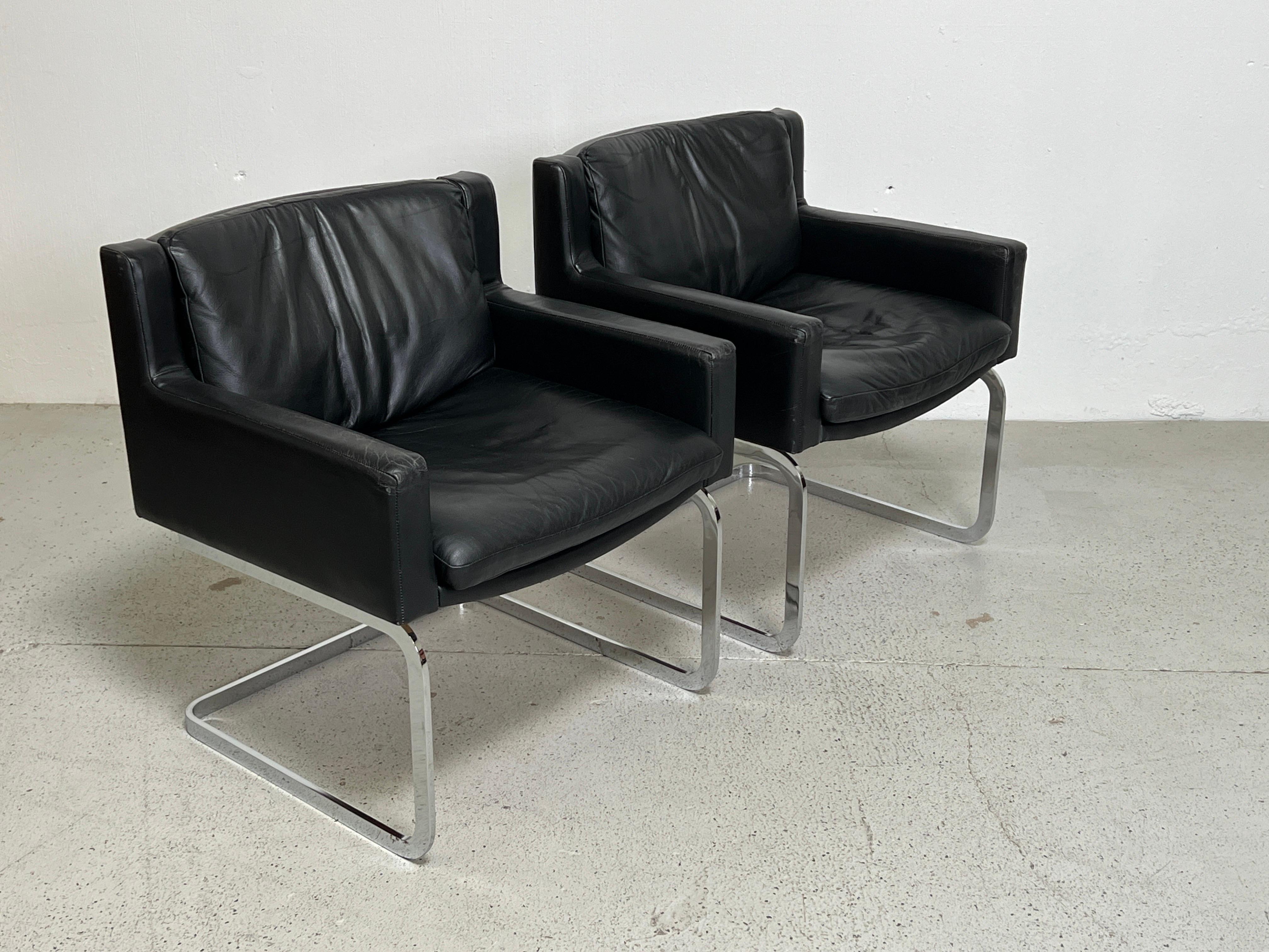 Mid-20th Century Pair of Leather Chairs by Robert Haussmann for Stendig For Sale