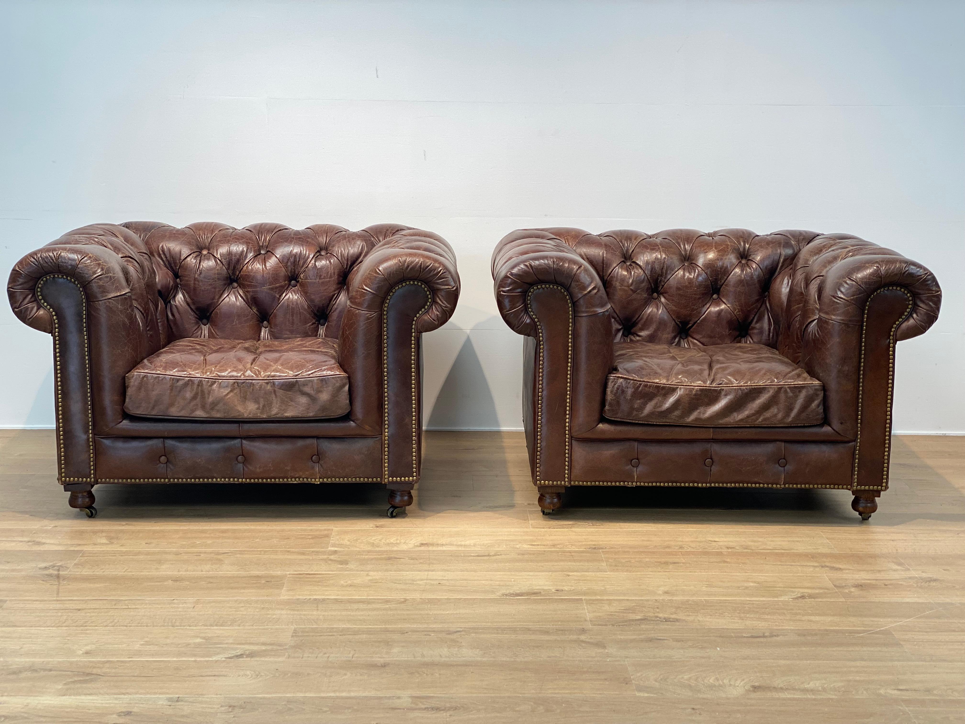 Pair of Leather Chesterfield Chairs In Good Condition For Sale In Schellebelle, BE