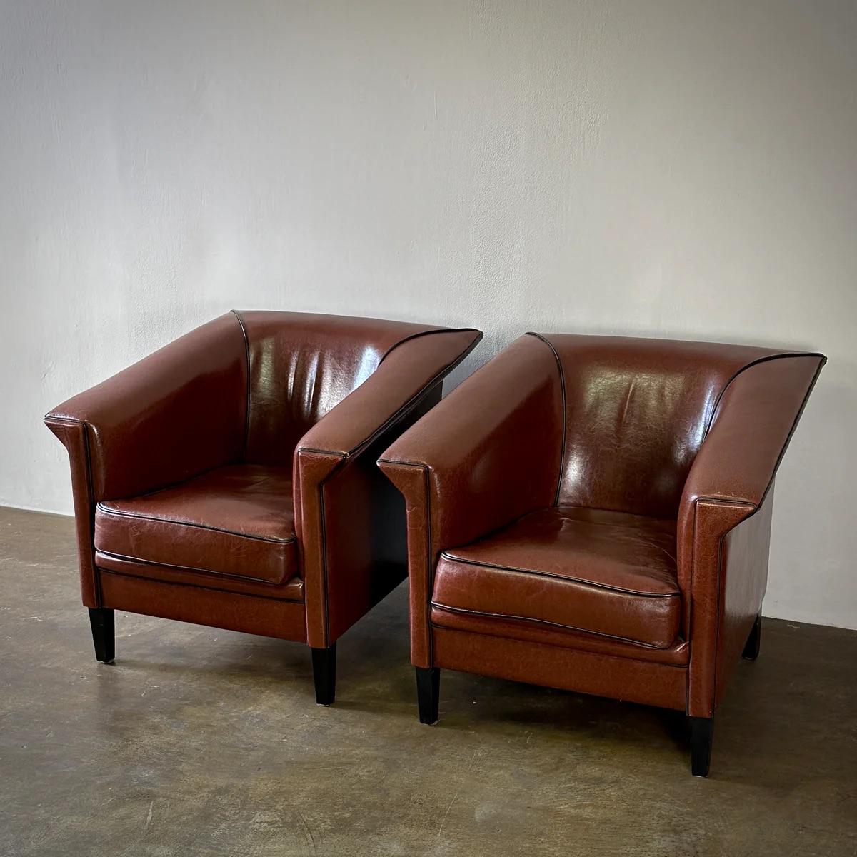 Pair of Leather Club Chairs In Good Condition In Los Angeles, CA