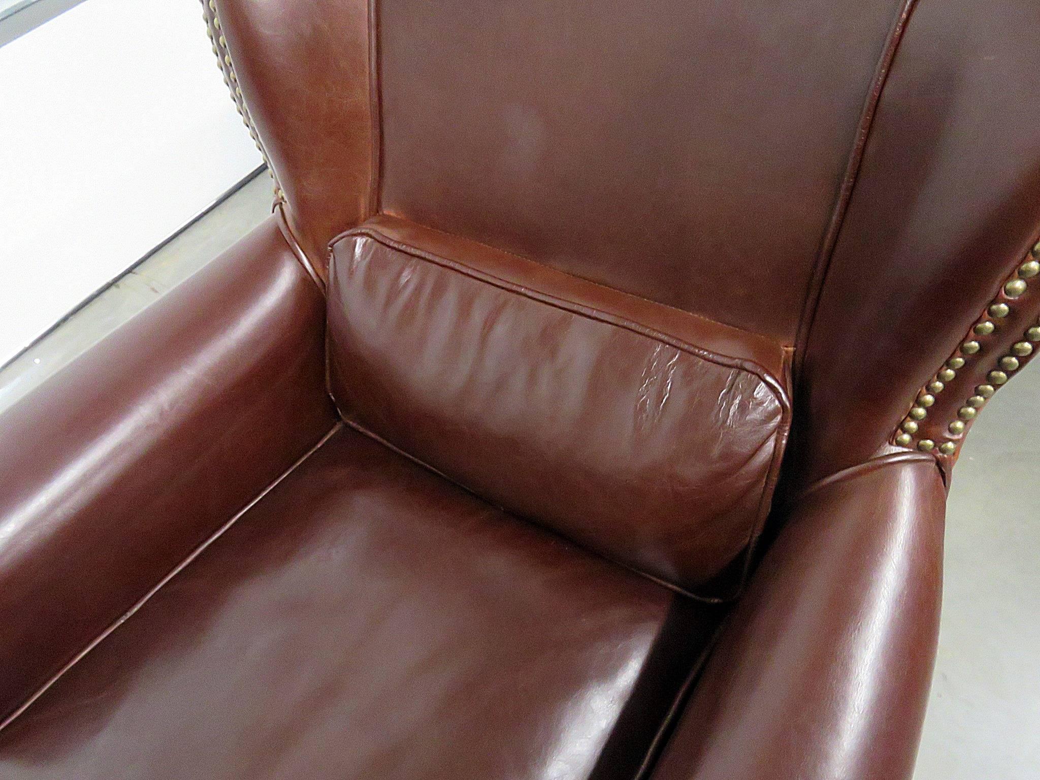 Mid-20th Century Pair of Leather Club Chairs