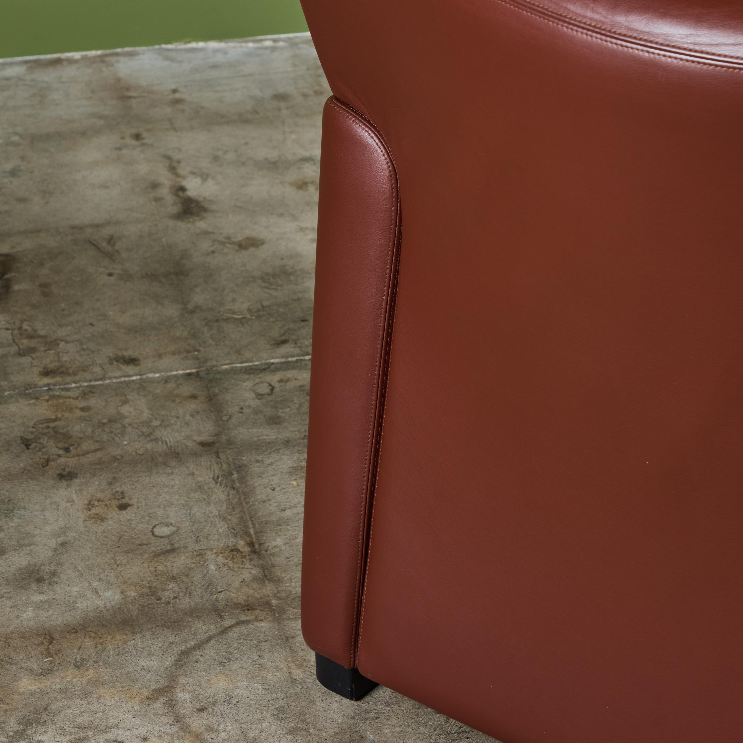 Coppia di sedie da salotto Club in pelle di Metropolitan Furniture Co. in vendita 11