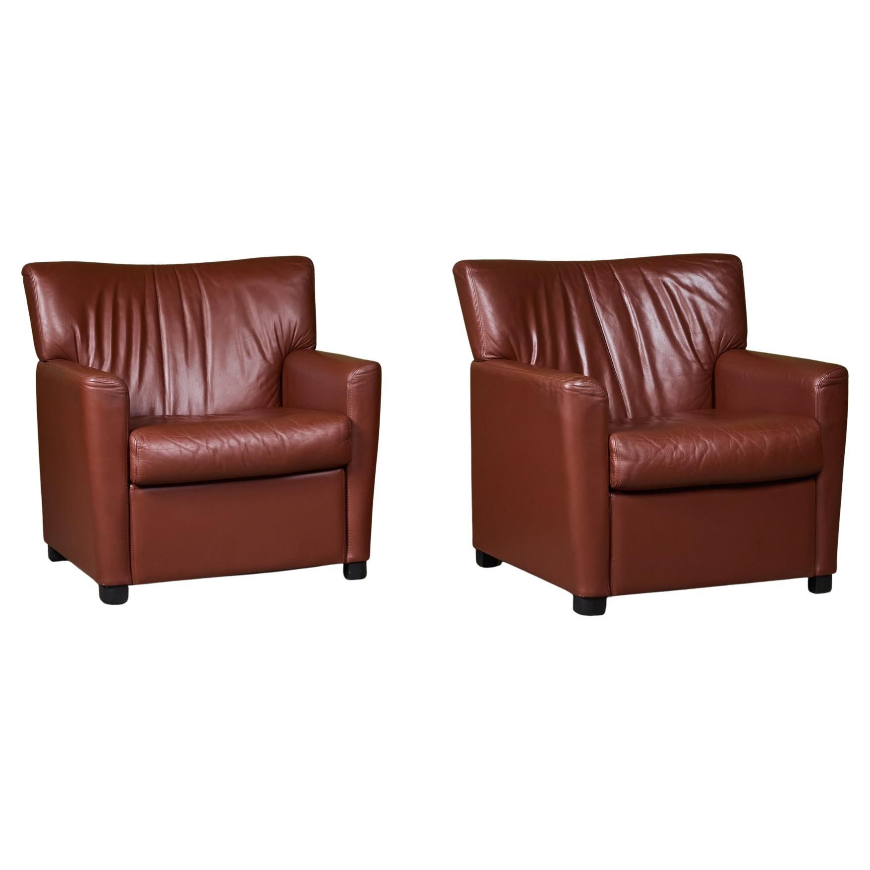 Coppia di sedie da salotto Club in pelle di Metropolitan Furniture Co. in vendita