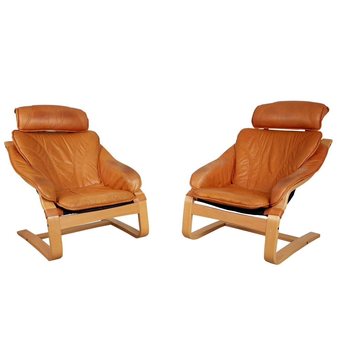 Pair of Leather Danish Modern Bentwood Lounge Chairs, circa 1970