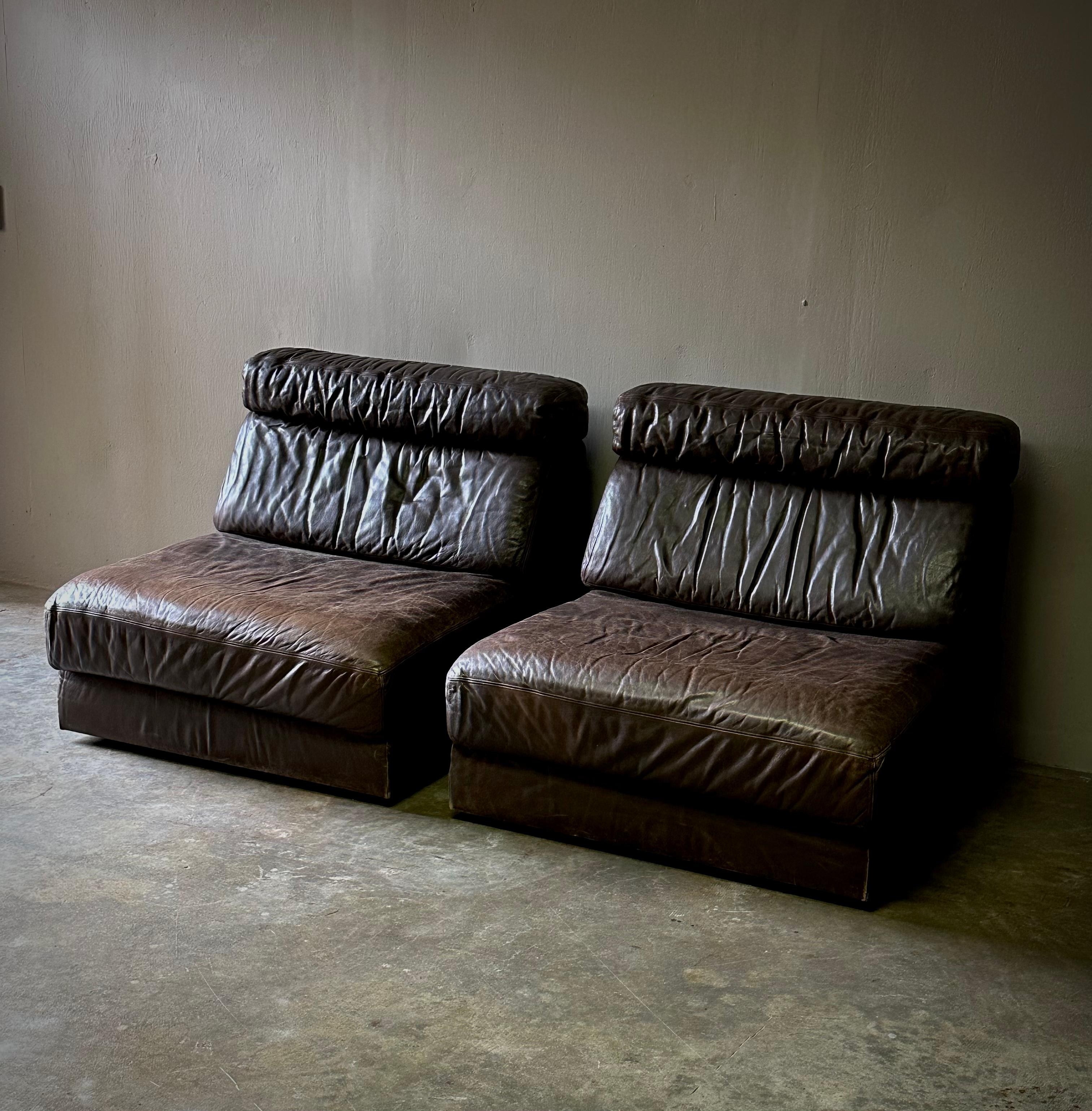 Pair of Leather De Sede Extending Lounge Chairs In Good Condition In Los Angeles, CA