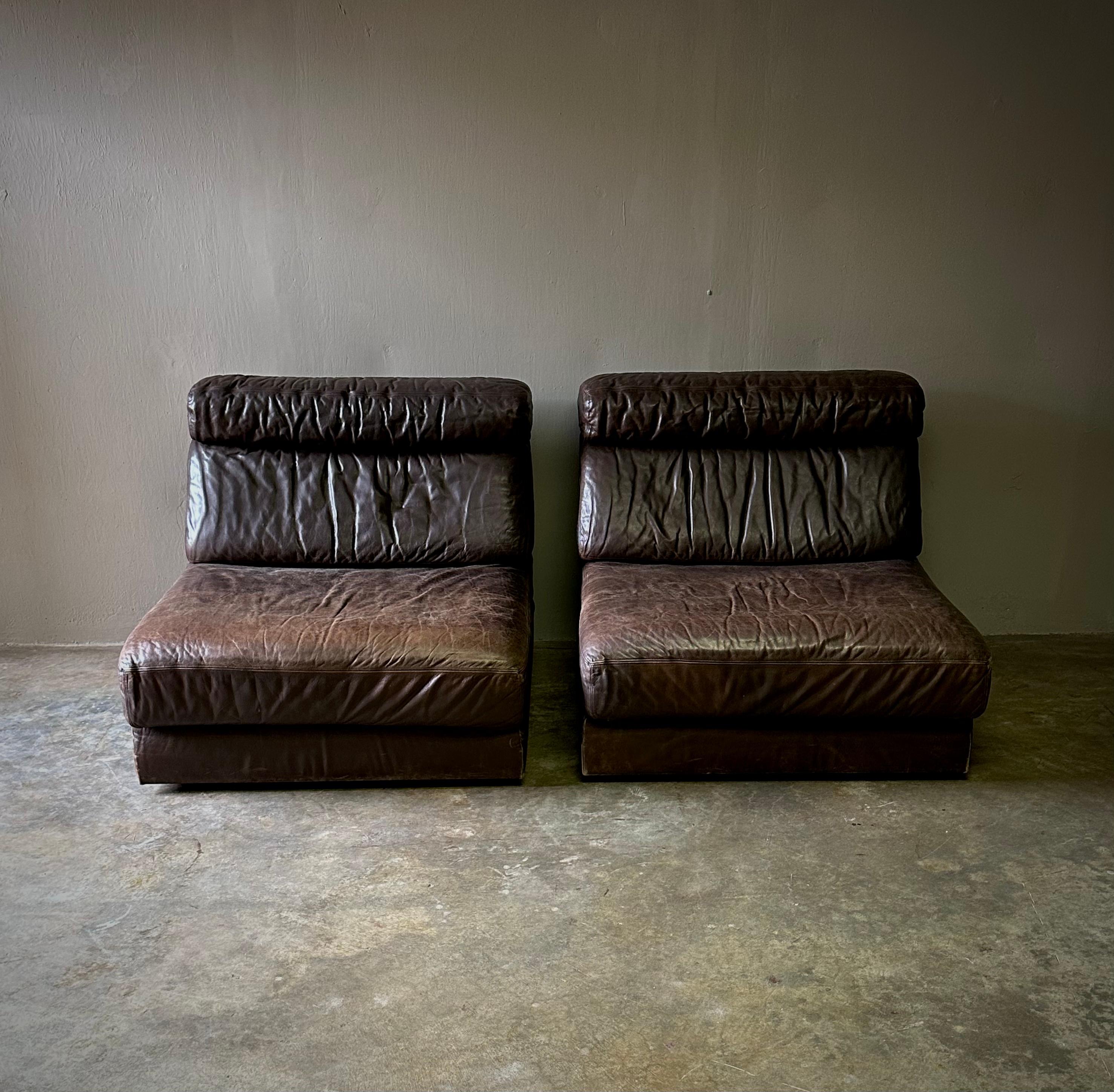 Mid-20th Century Pair of Leather De Sede Extending Lounge Chairs
