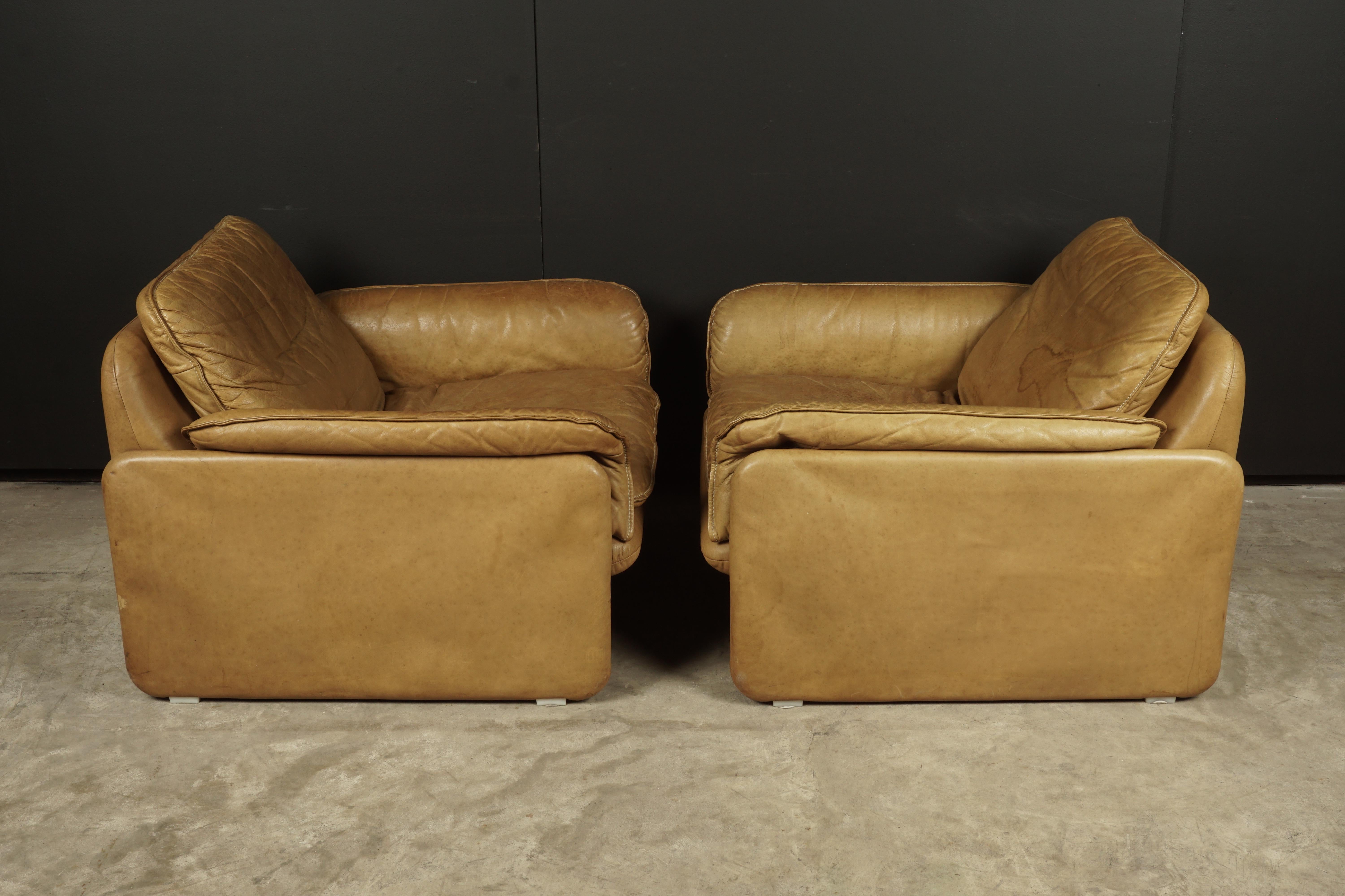 Vintage Pair of Leather DS61 De Sede Lounge Chairs, from Switzerland, circa 1980 In Good Condition In Nashville, TN