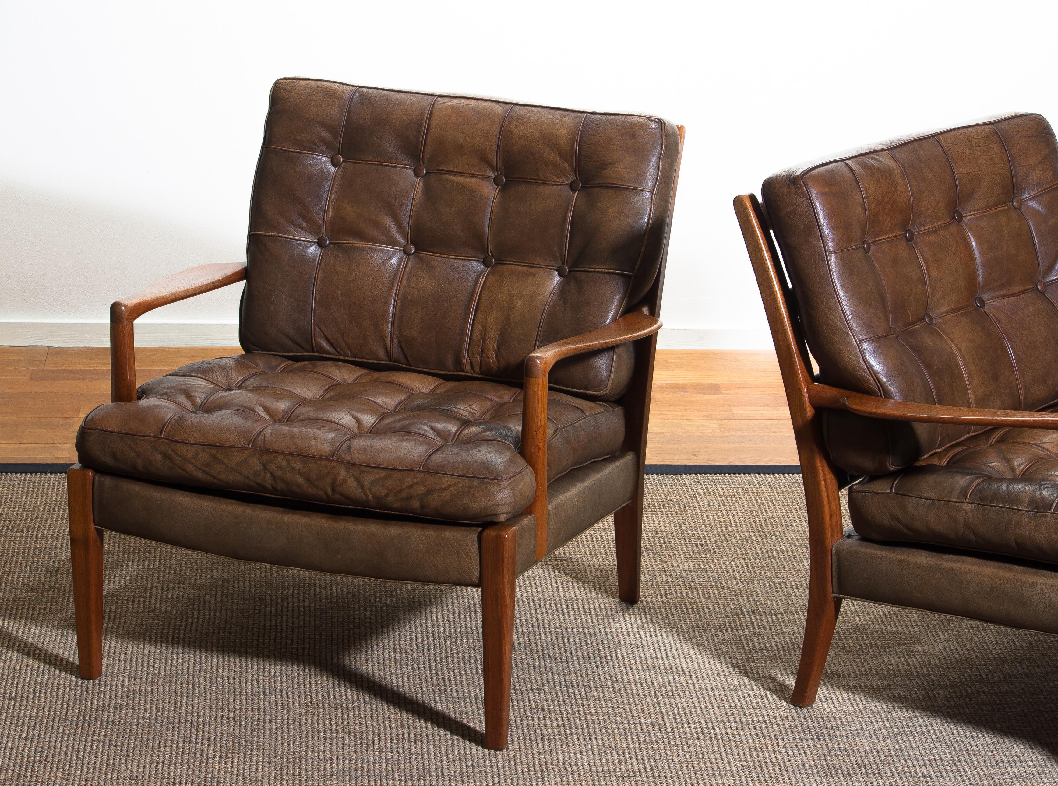 Mid-Century Modern Pair of Leather Easy or Lounge Chairs Model 