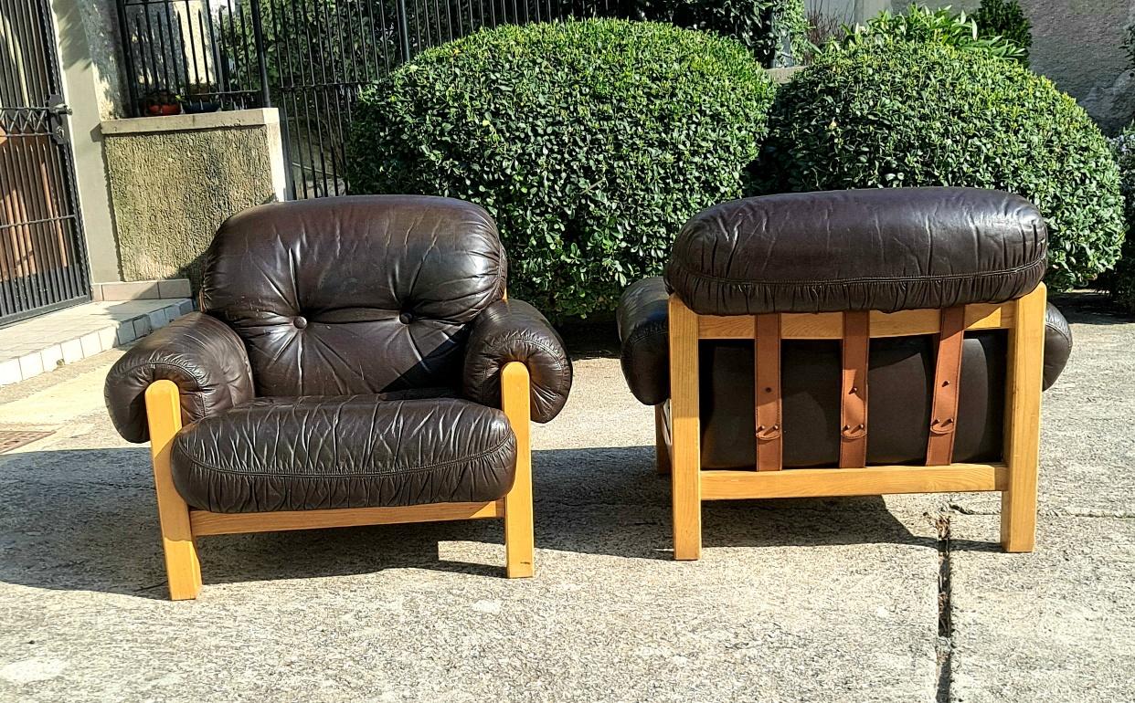 Pair of Leather Italian Laung Chairs For Sale 3