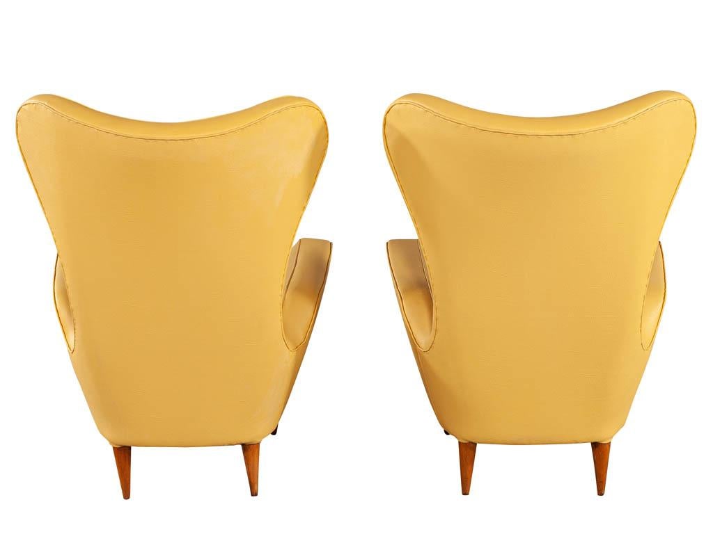 Pair of Leather Italian Lounge Chairs Attributed to Paolo Buffa For Sale 1