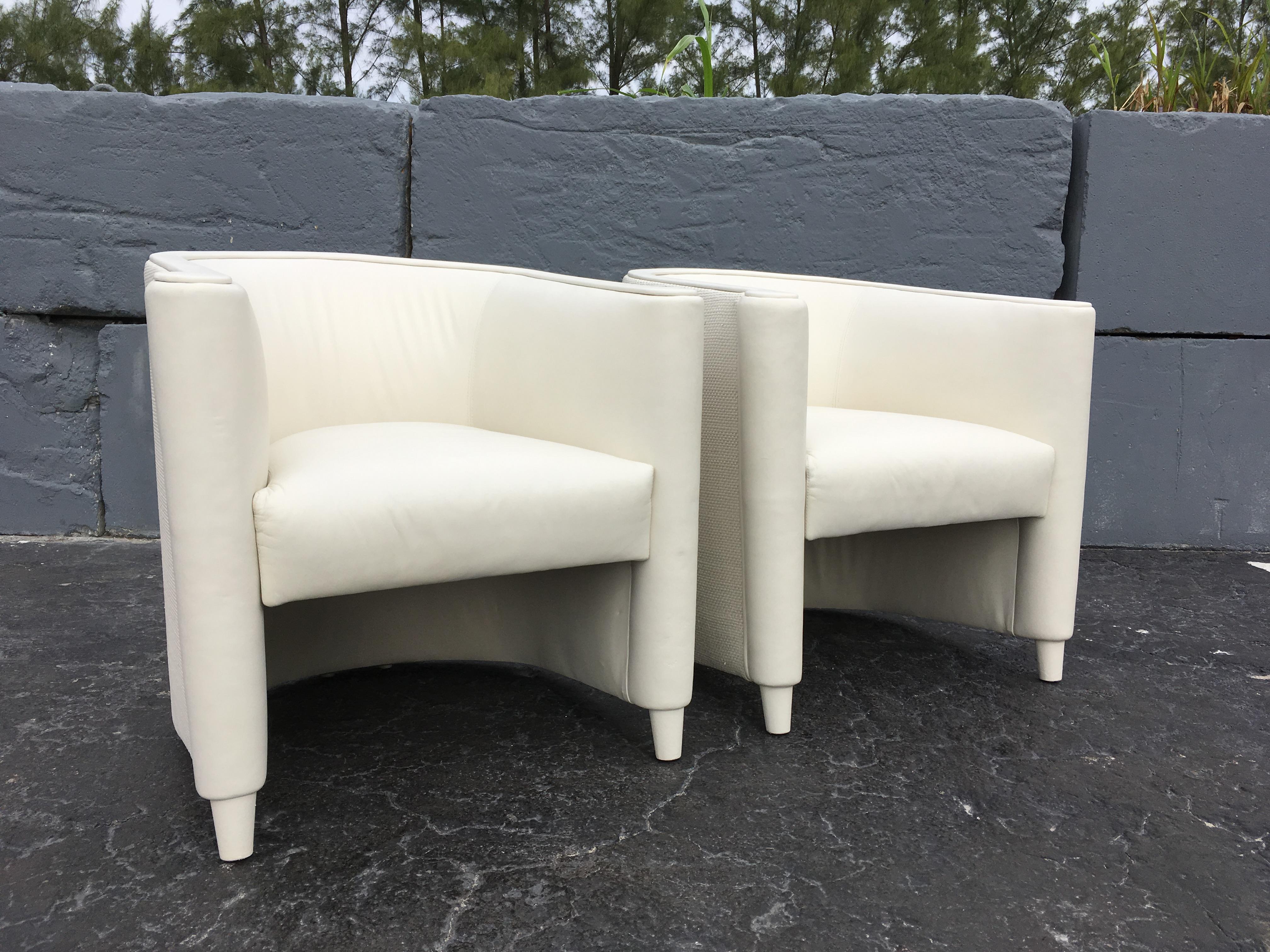 Pair of Leather Lounge Chairs, Art Deco Style, Cream Color In Good Condition In Miami, FL