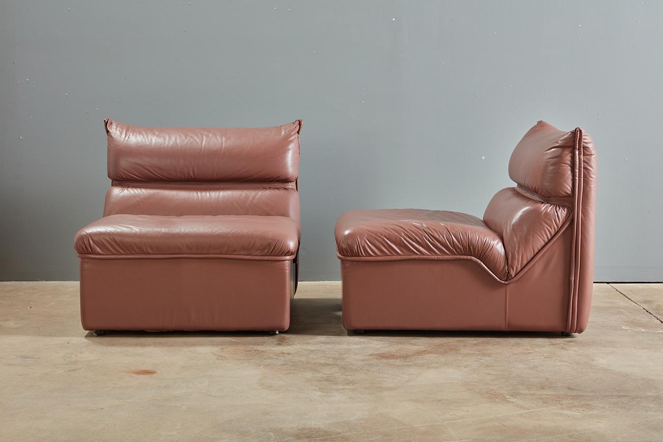 Post-Modern Pair of Leather Lounge Chairs by Guido Faleschini, I4 Mariani for Pace