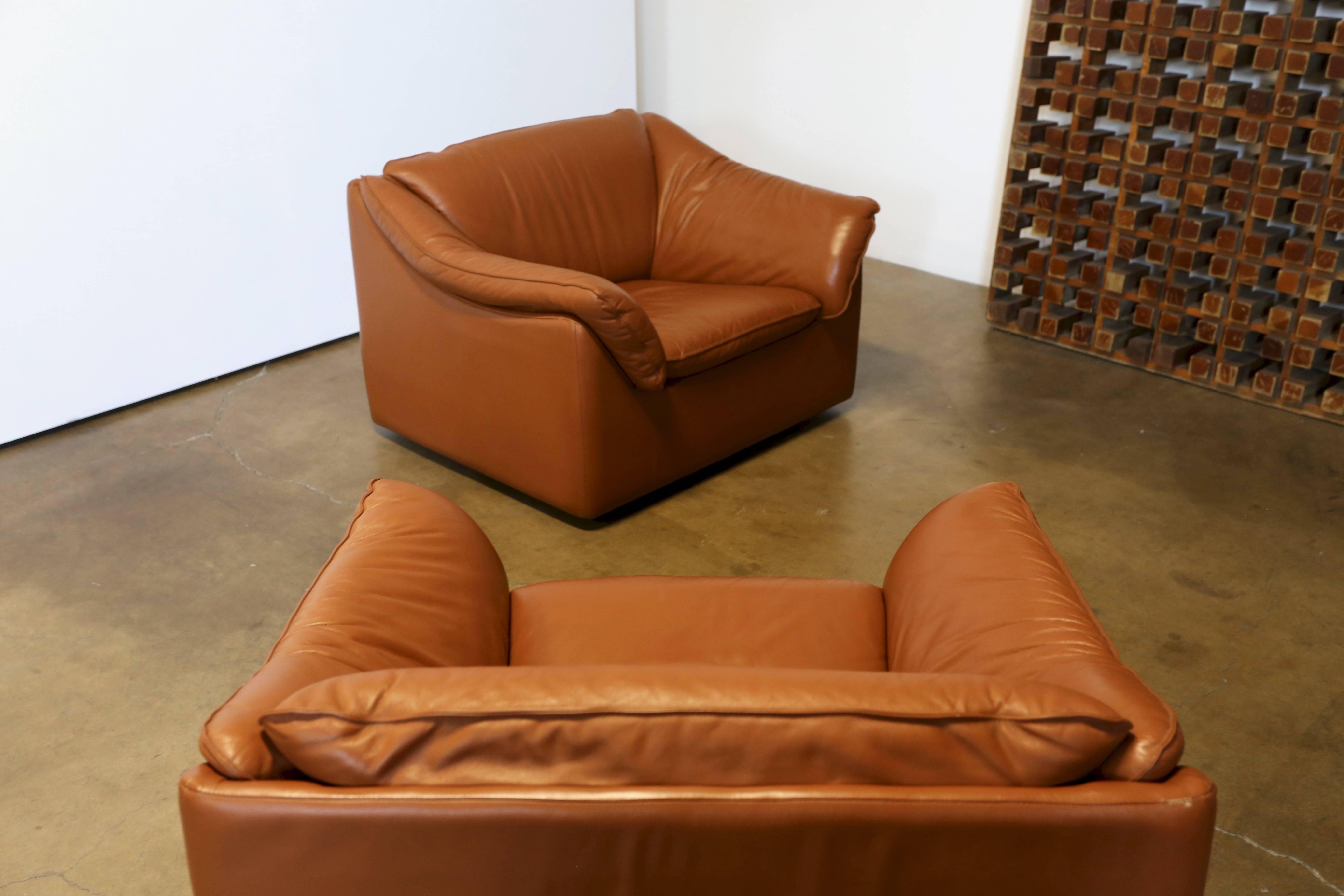 Pair of Leather Lounge Chairs by Metropolitan 4