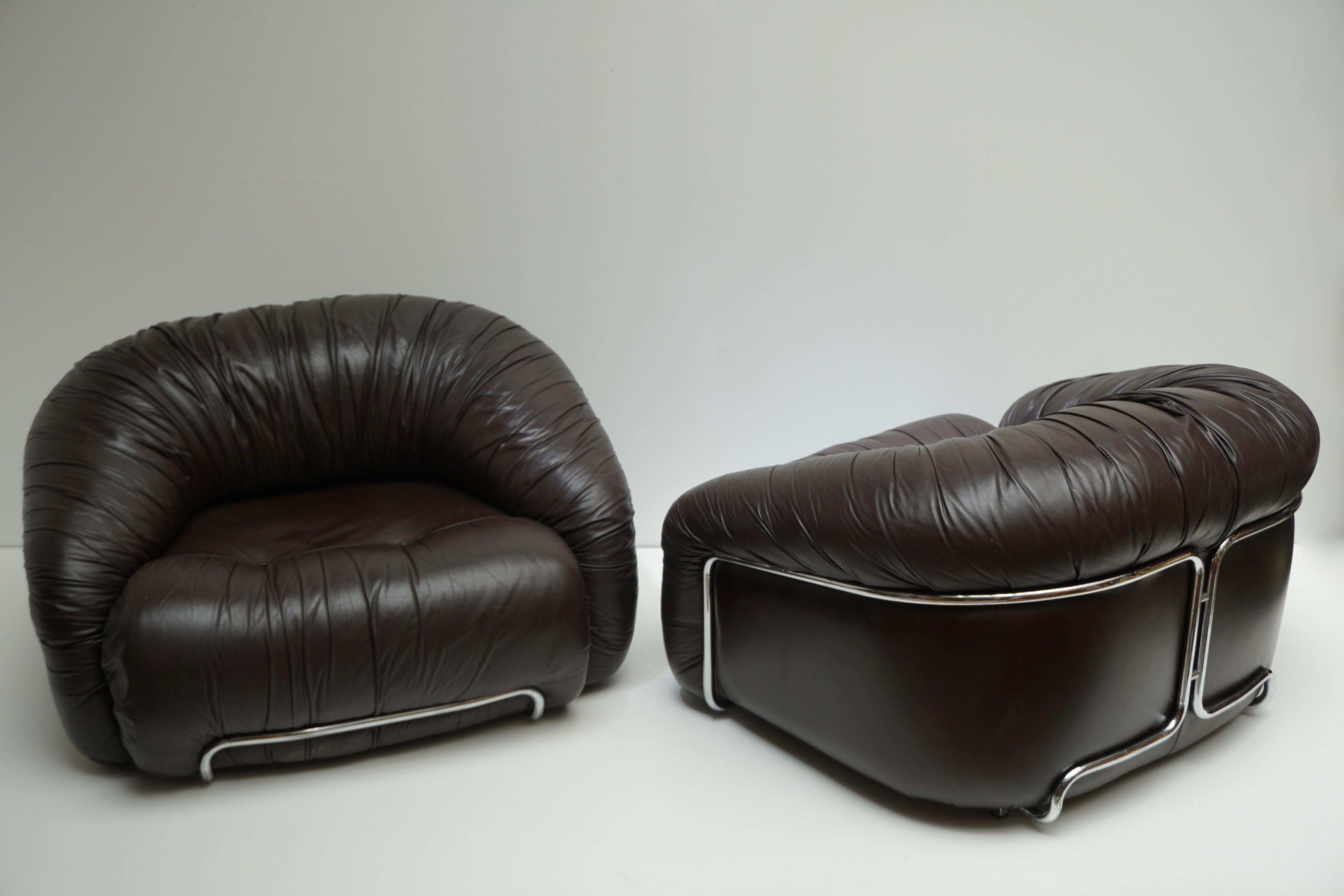 Hollywood Regency One Leather Lounge Chair in the Style of Gianfranco Frattini for Cassina For Sale