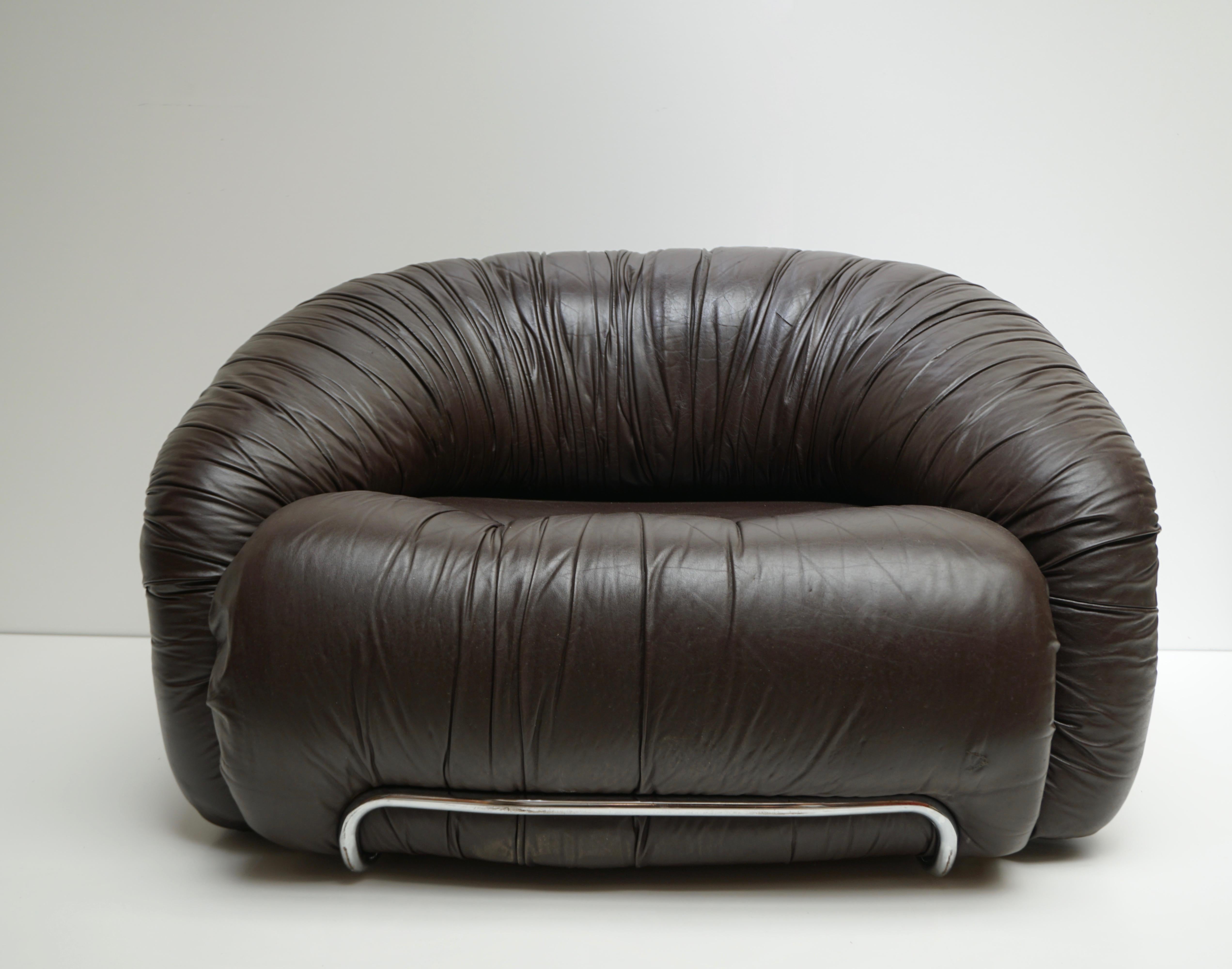 20th Century One Leather Lounge Chair in the Style of Gianfranco Frattini for Cassina For Sale