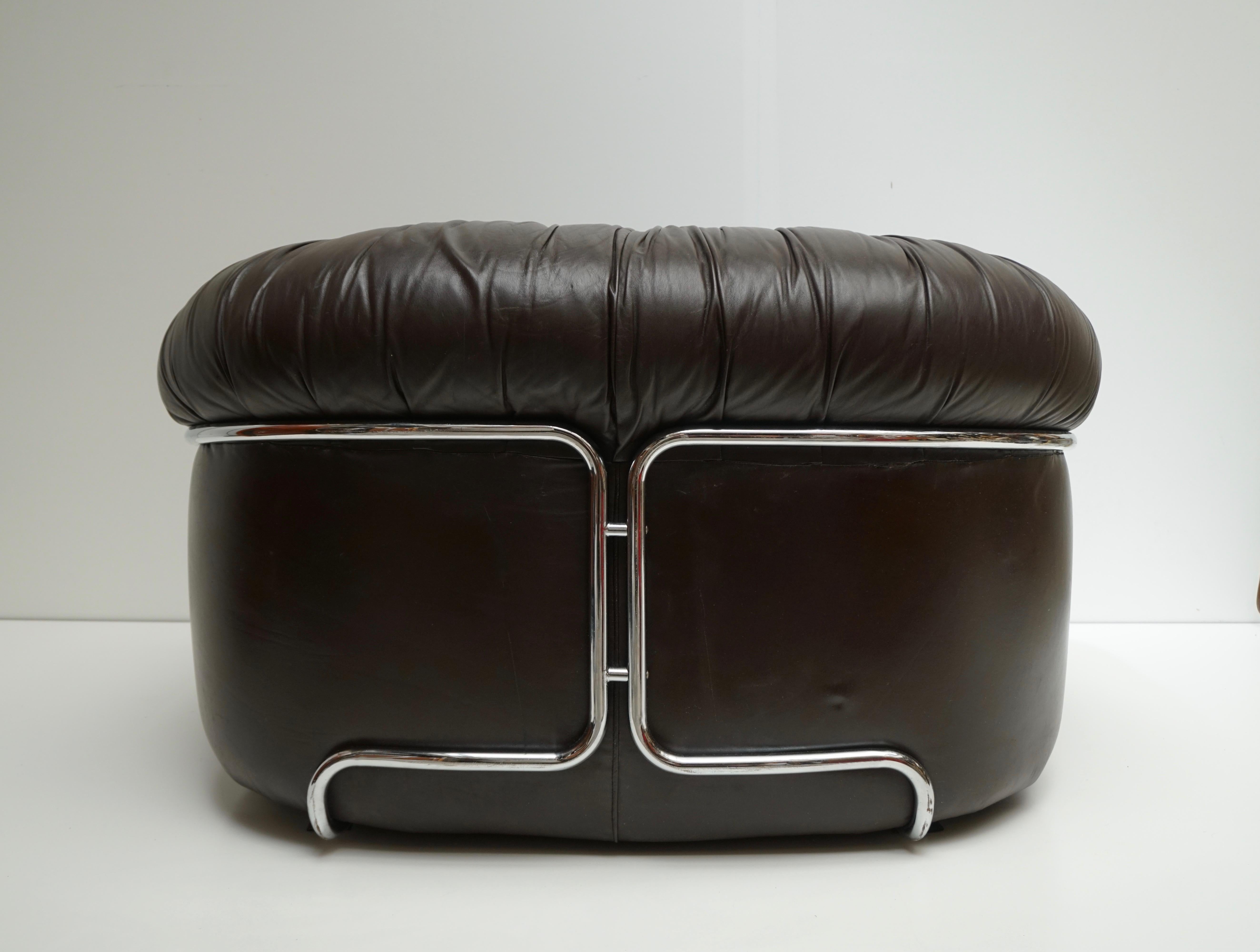 Metal One Leather Lounge Chair in the Style of Gianfranco Frattini for Cassina For Sale