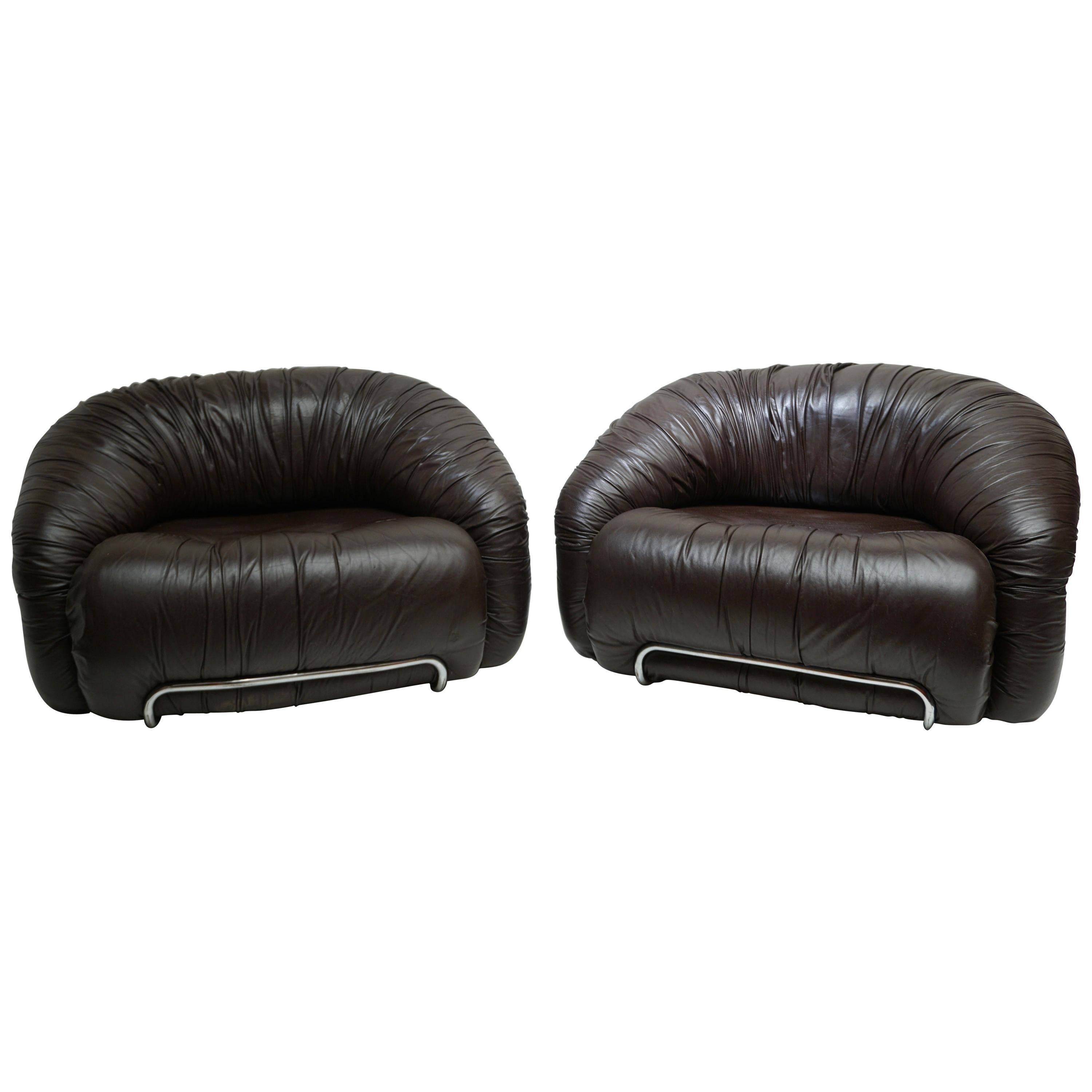 One Leather Lounge Chair in the Style of Gianfranco Frattini for Cassina For Sale