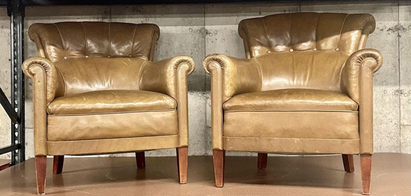 Pair of Leather Lounge Cigar Chairs, Mid 20th Century, Tuffted For Sale 3