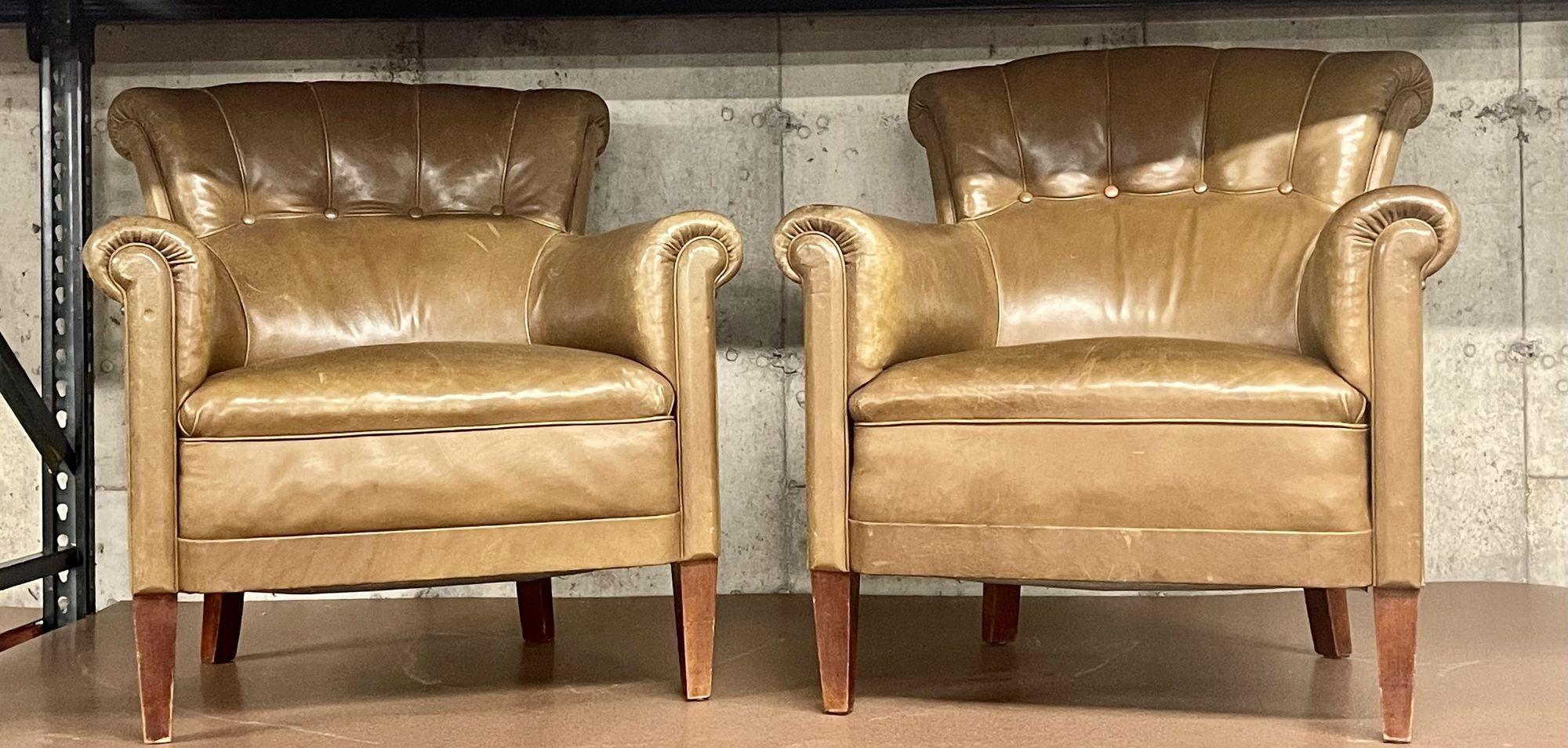 Pair of Leather Lounge Cigar Chairs, Mid 20th Century, Tuffted 4