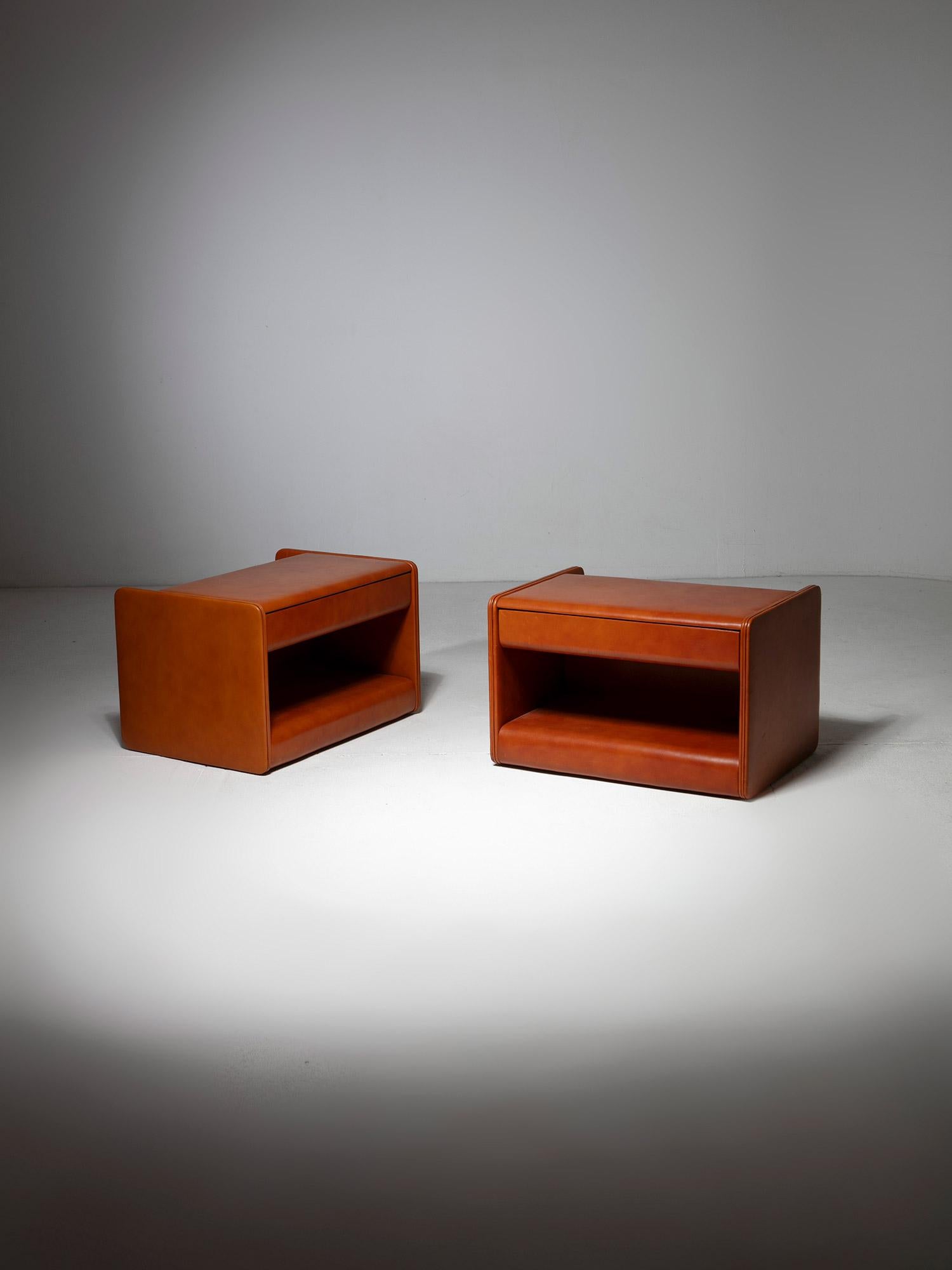 Italian Pair of Leather Night Stands by Luigi Massoni for Poltrona Frau, Italy, 1960s For Sale