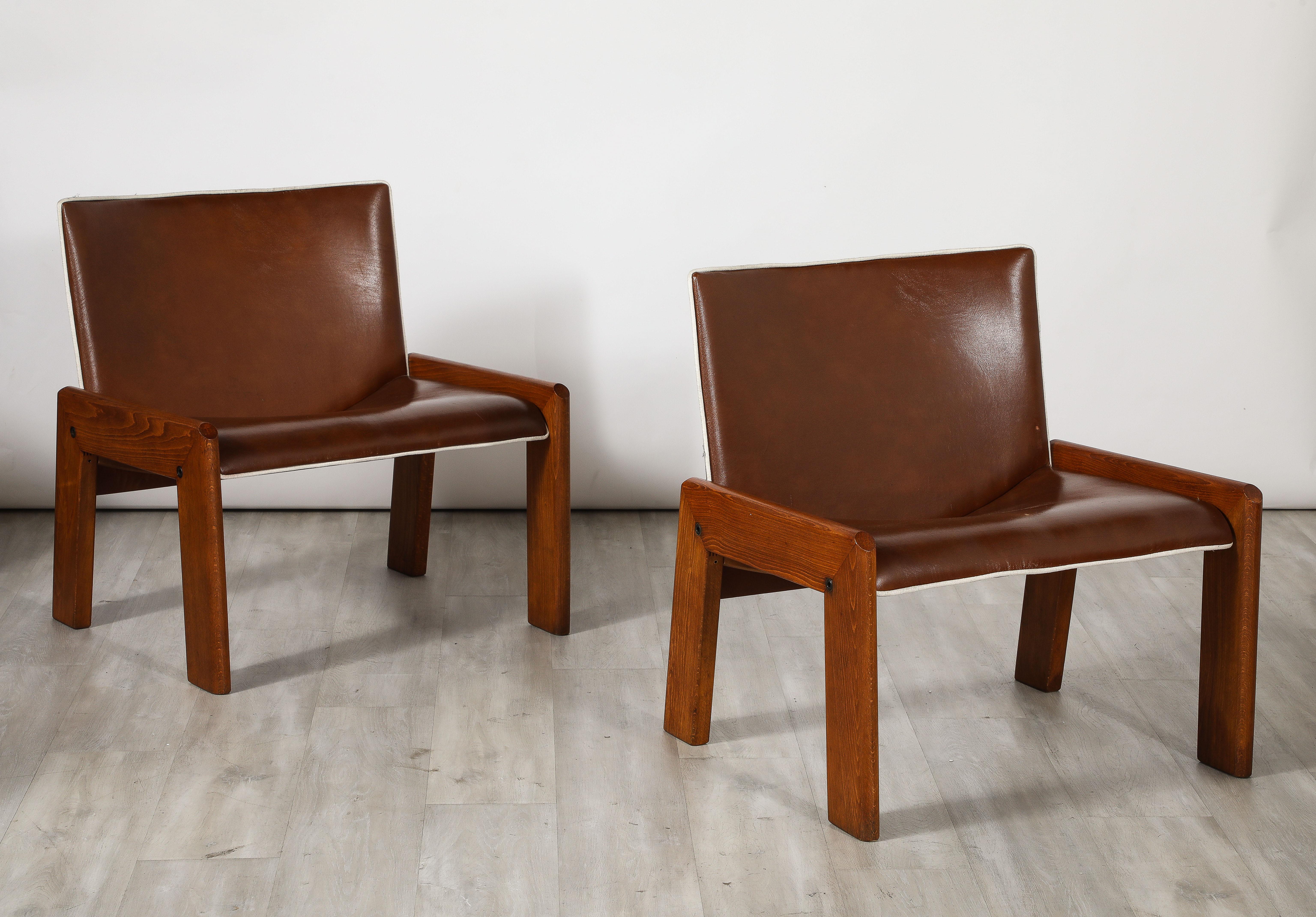Modern Pair of Leather Side Chairs by B&T Salotti, Italy, circa 1970 For Sale