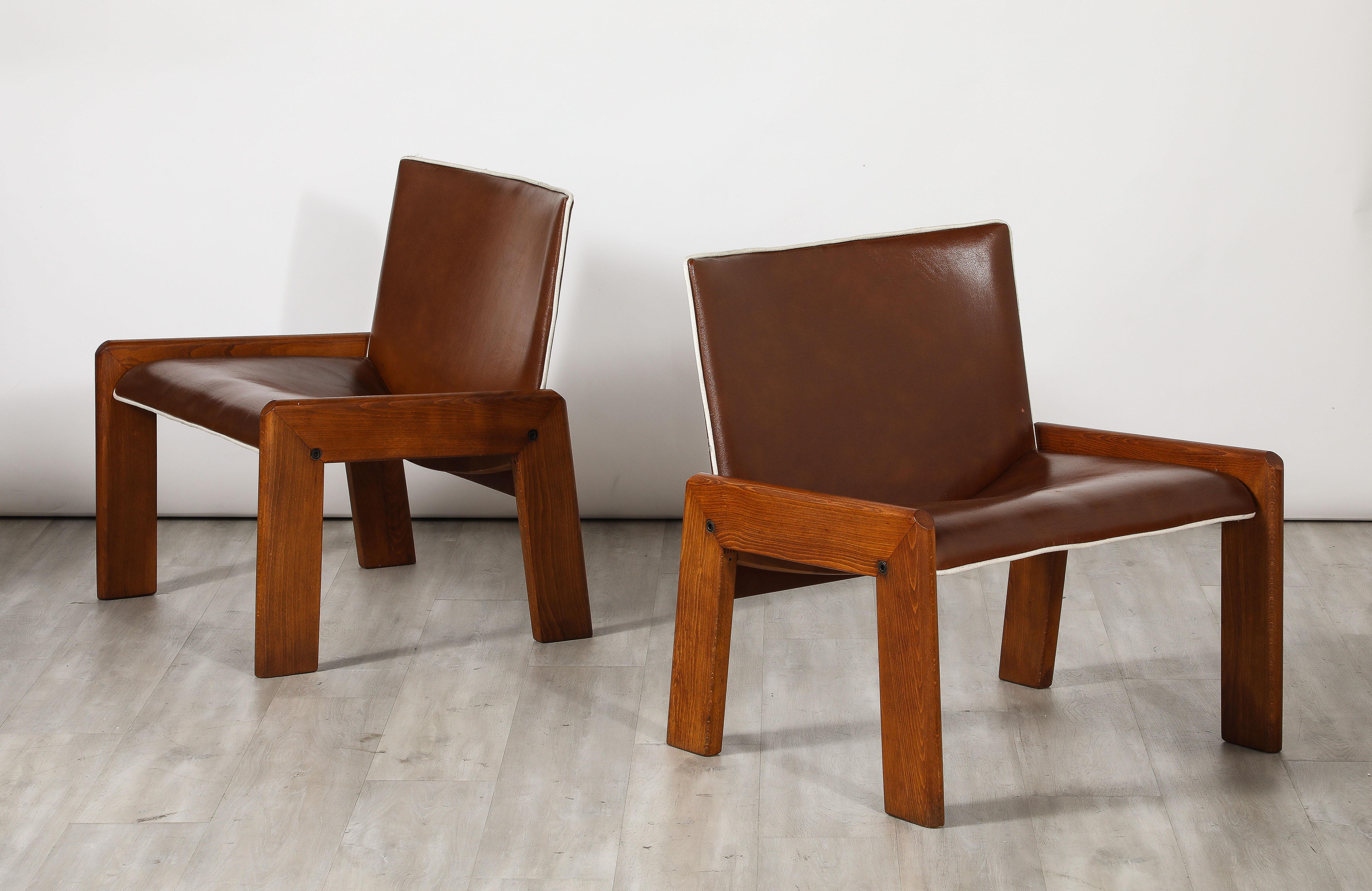 Italian Pair of Leather Side Chairs by B&T Salotti, Italy, circa 1970 For Sale