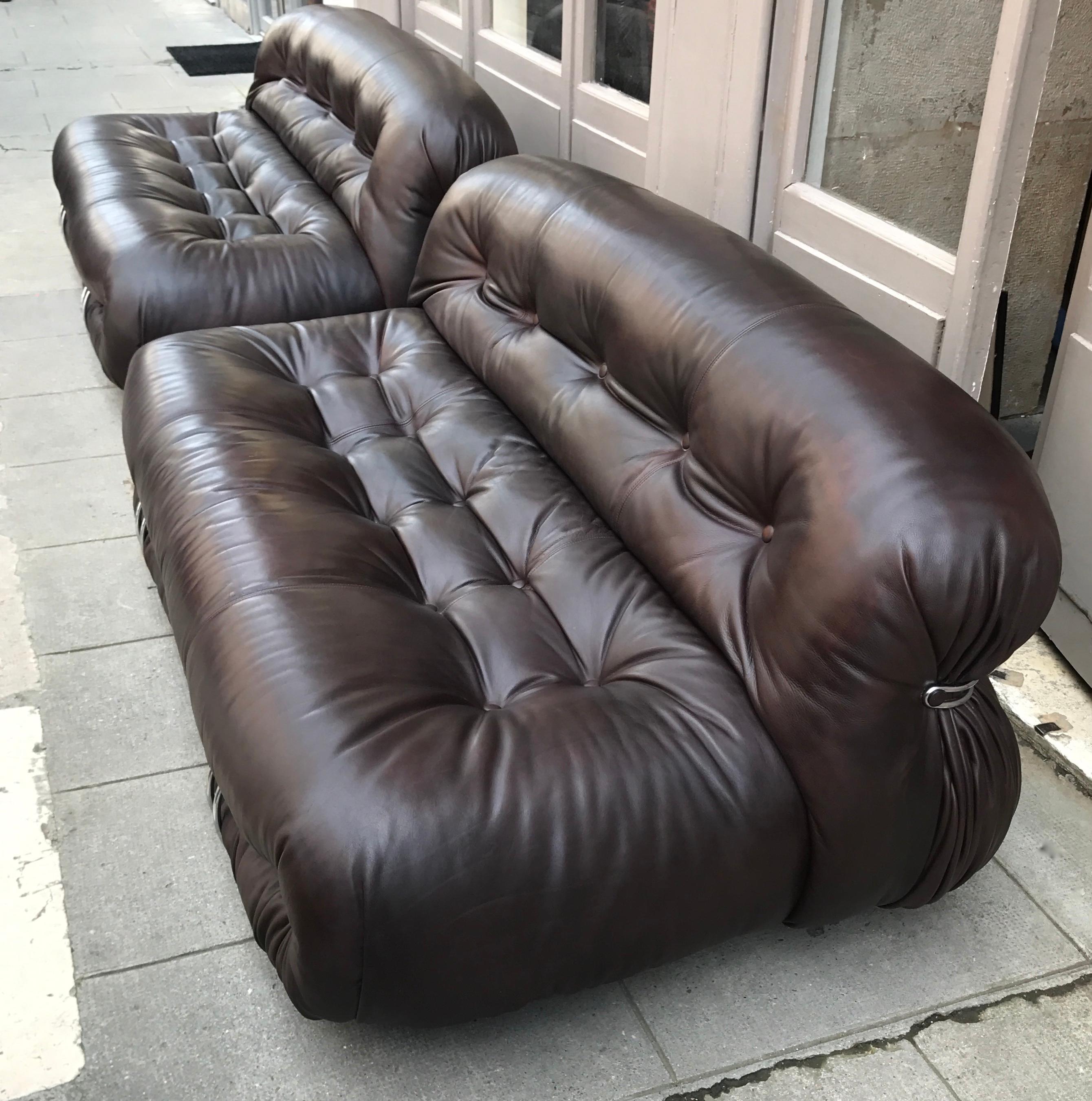 Pair of Leather Soriana Sofa by Afra & Tobia Scarpa, Cassina, 1970, Italy 1