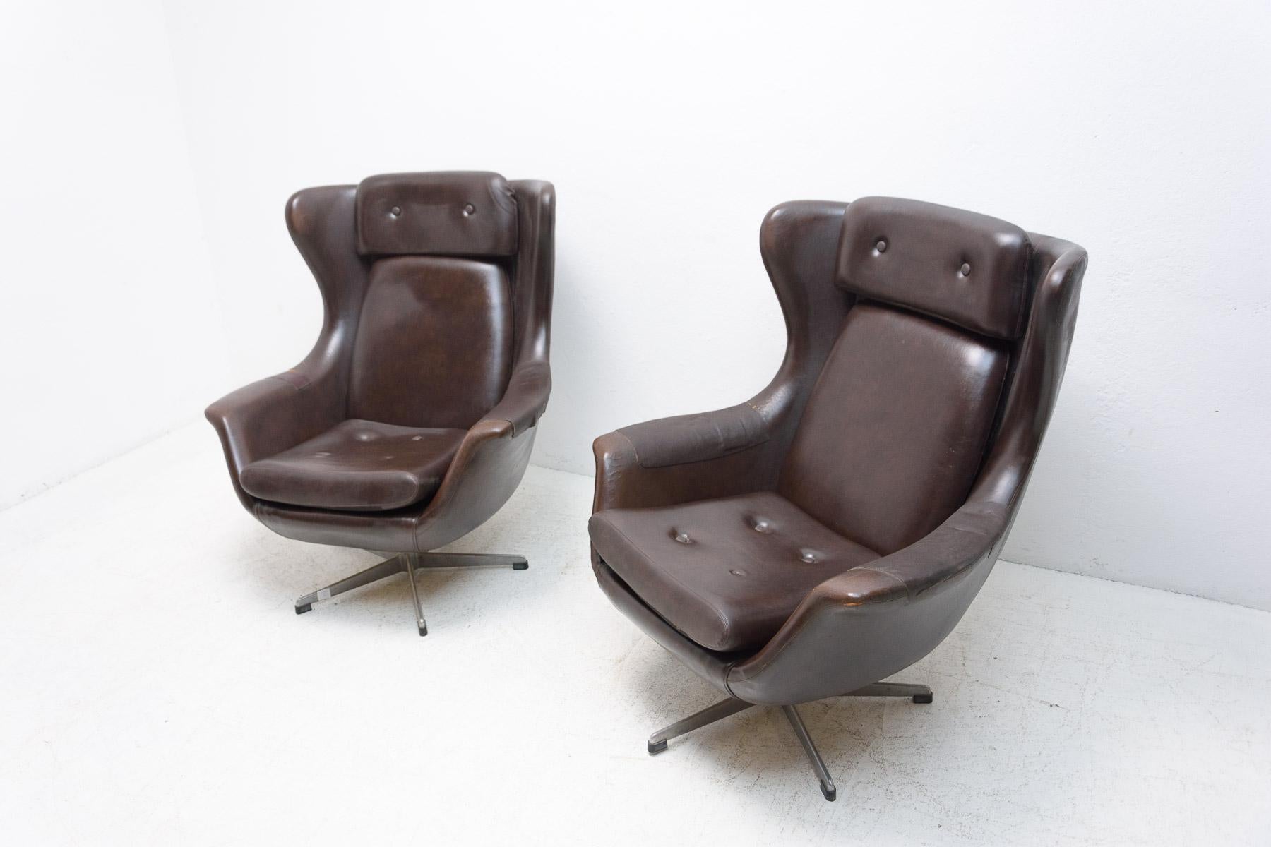 Czech Pair of Leather Swivel Armchairs from UP Zavody, 1970's For Sale