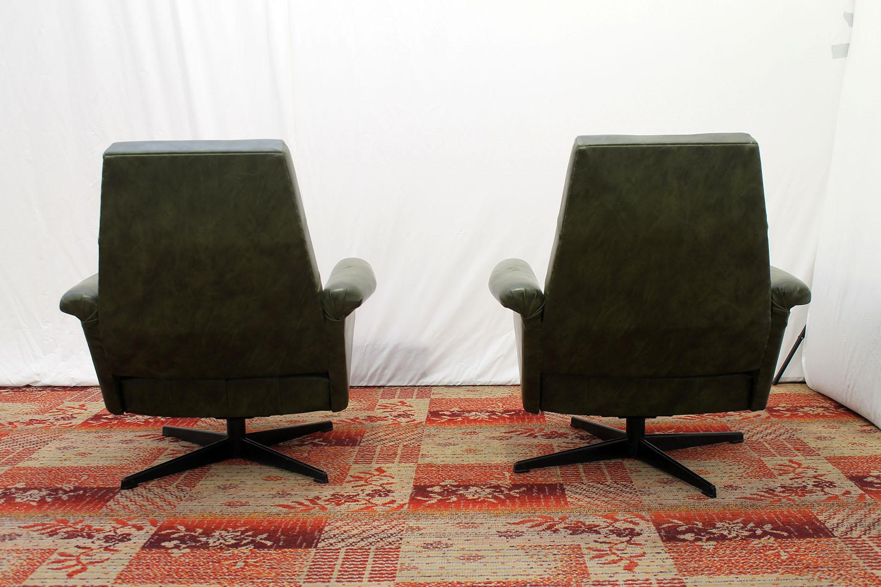 20th Century Pair of Leather Swivel Armchairs from Up Zavody, 1970s For Sale