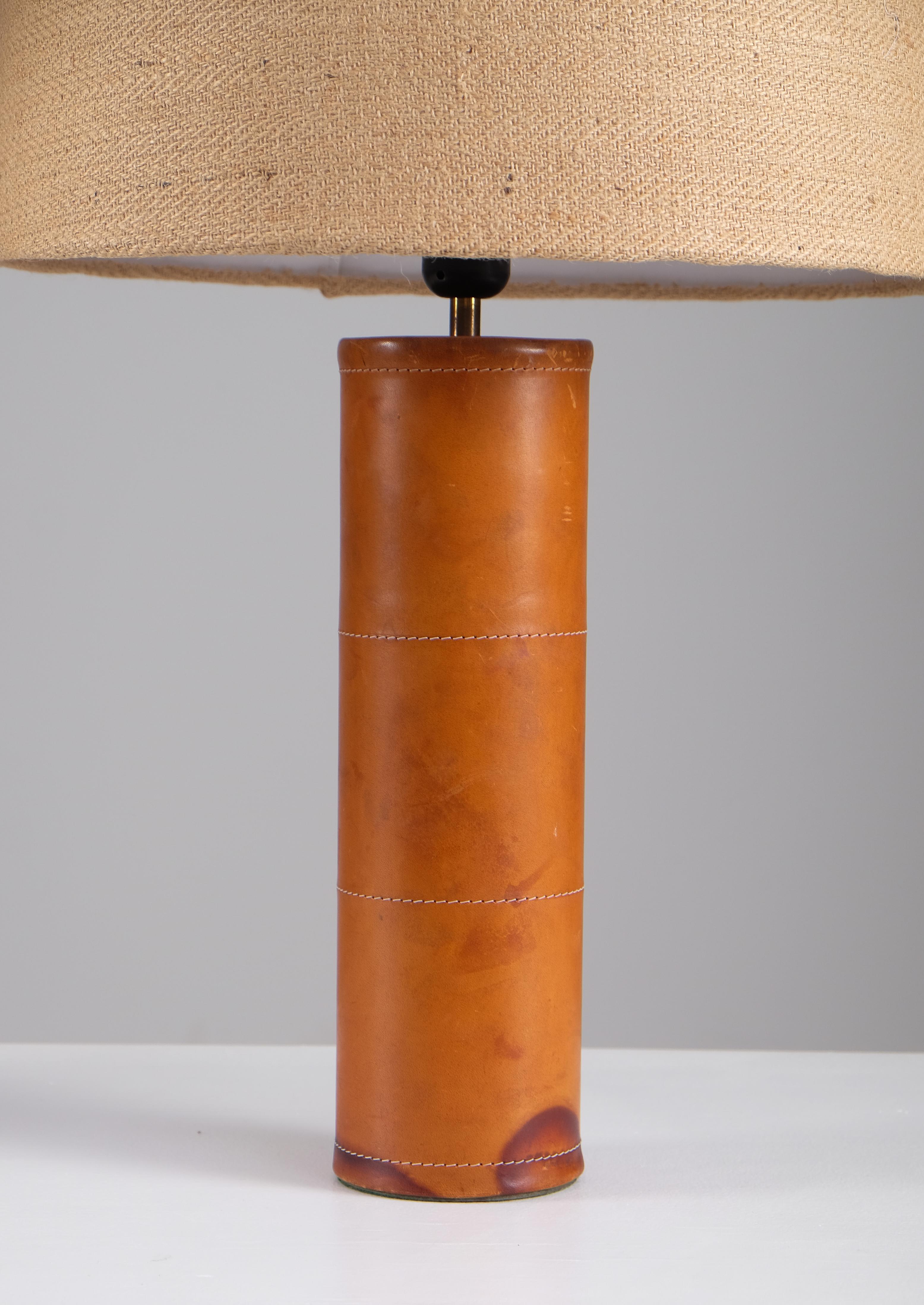 Suédois Paire de lampes de table en cuir par Bergboms, Suède, années 1960 en vente