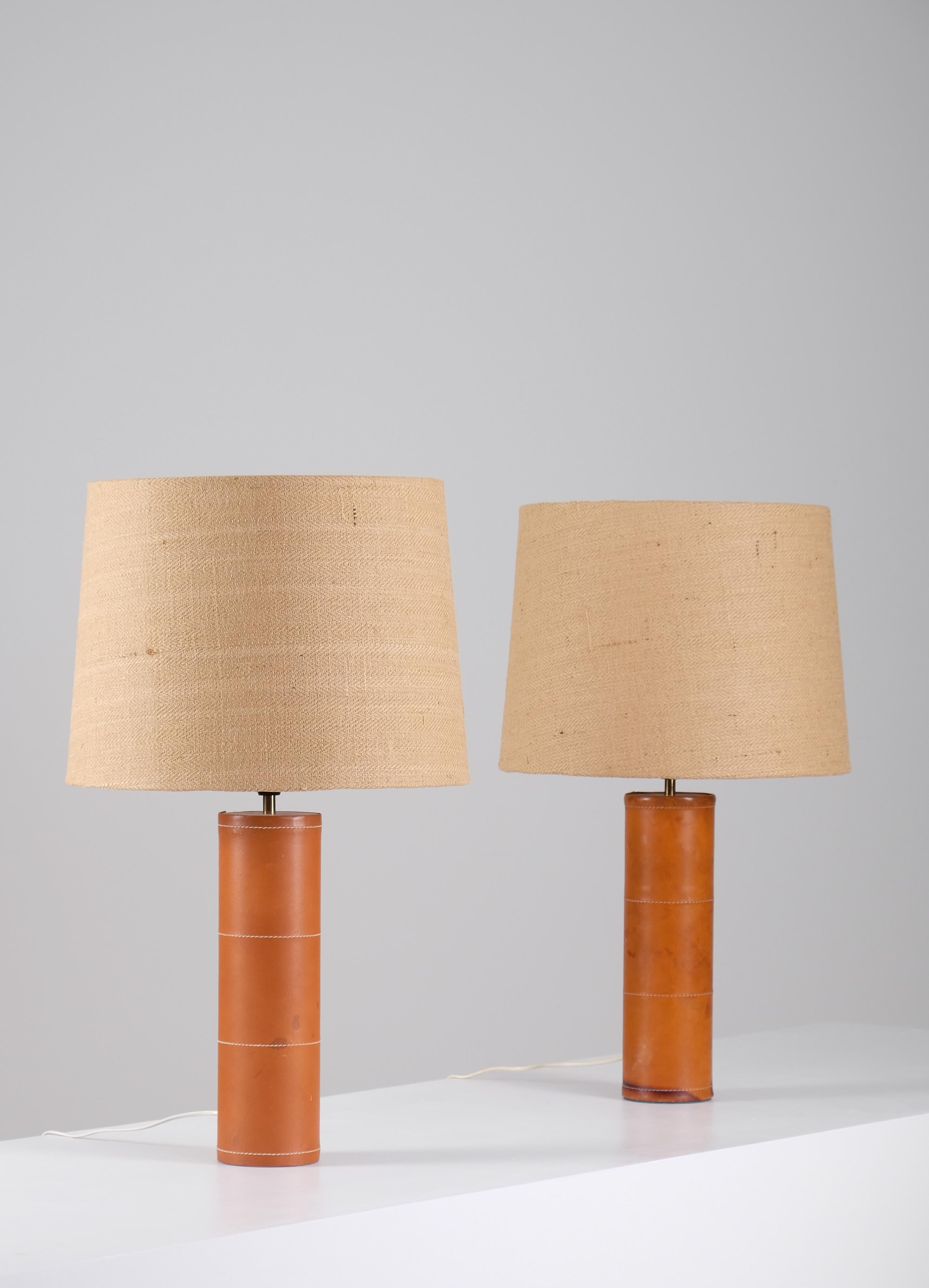 Paire de lampes de table en cuir par Bergboms, Suède, années 1960 en vente 2