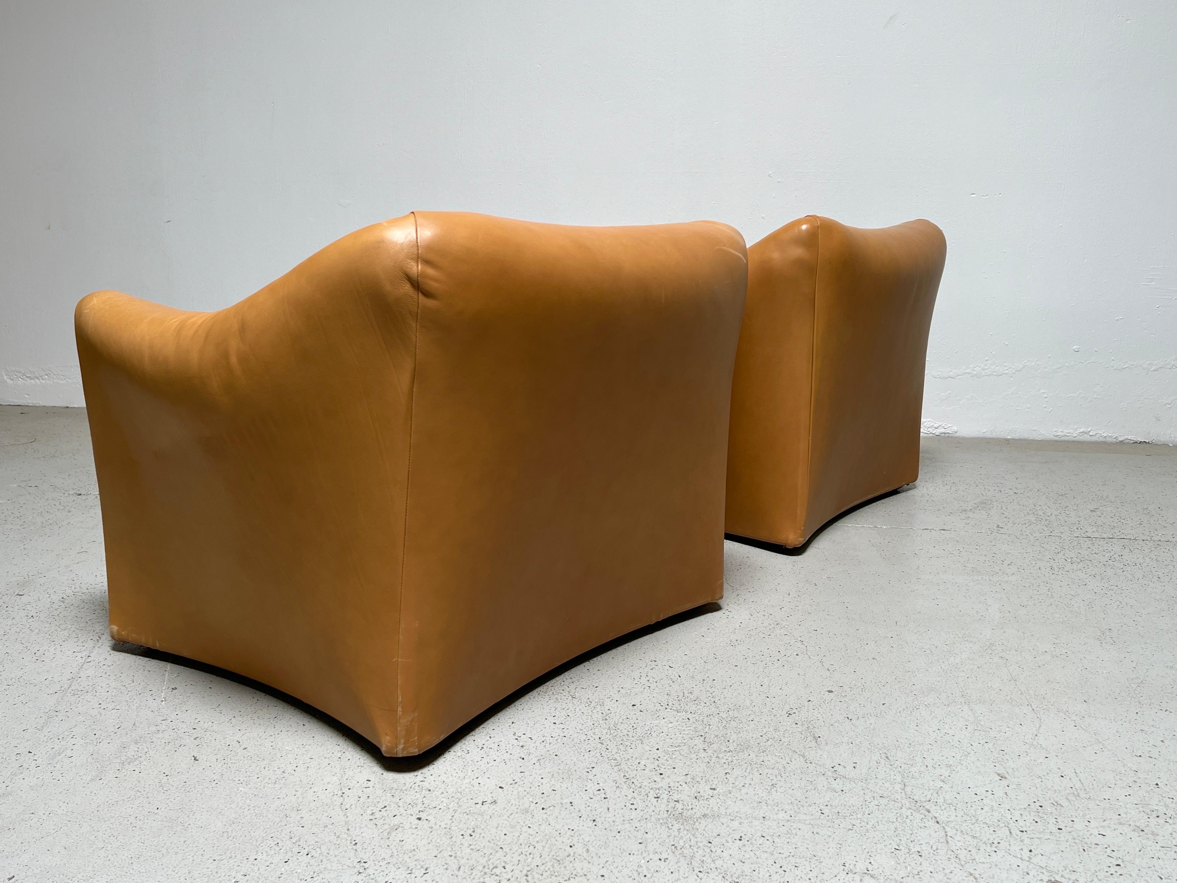 Pair of Leather Tentazione Lounge Chairs by Mario Bellini  7