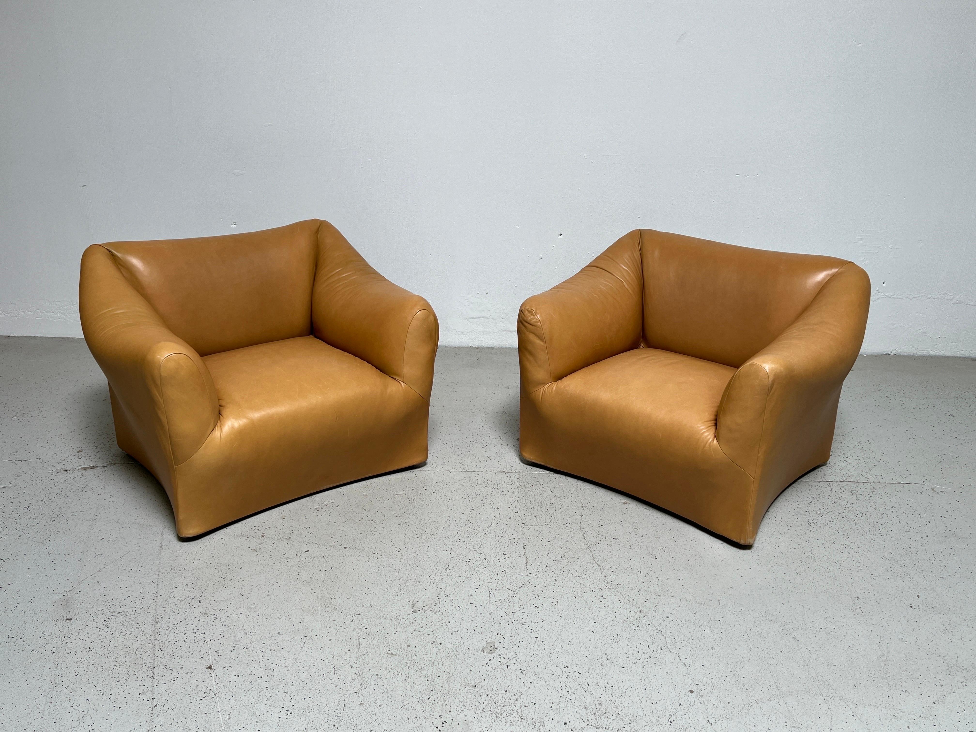 A pair of leather Tentazione lounge chairs by Mario Bellini for Cassina.