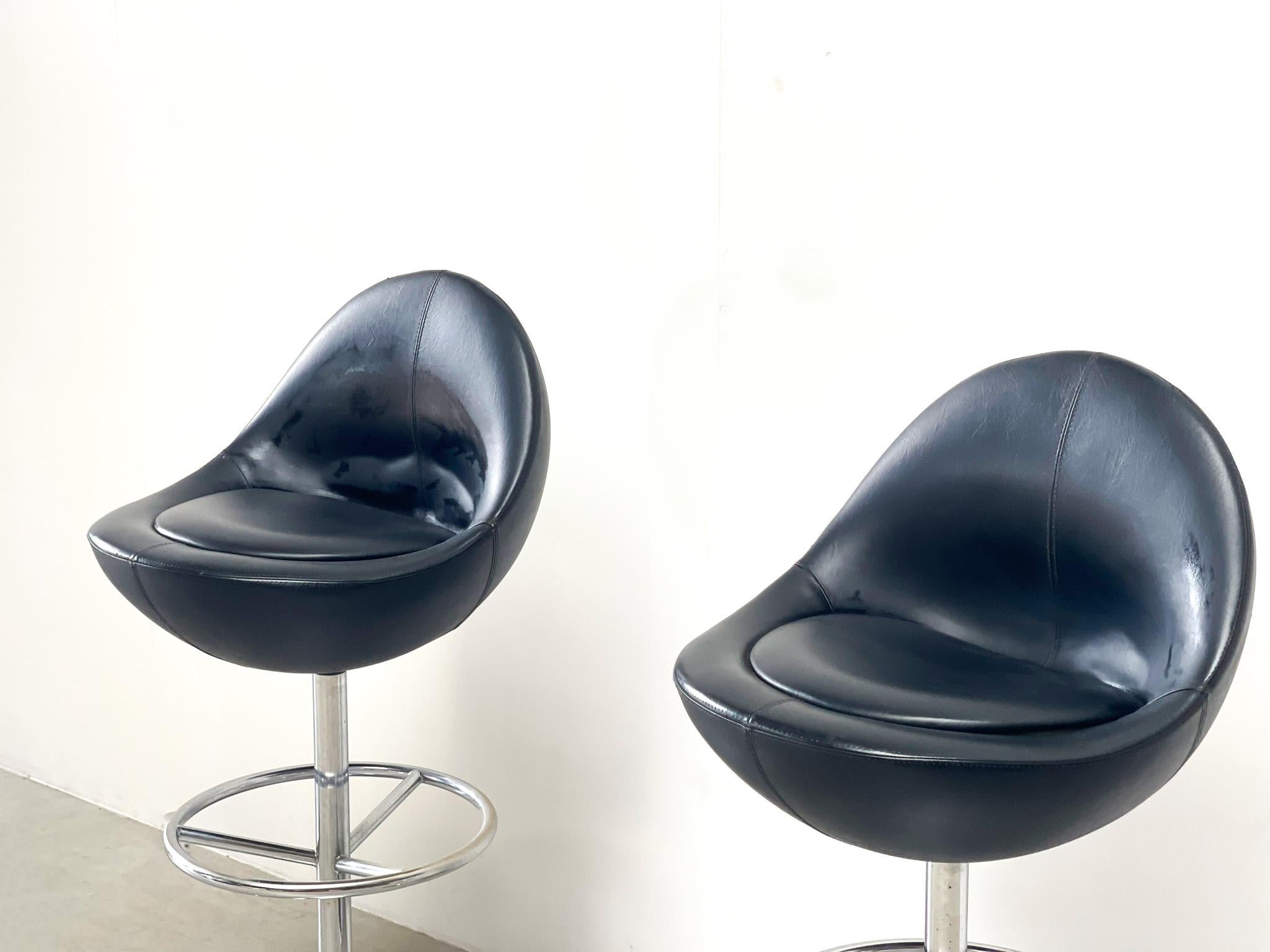 Pair of leather venus stools by Börje Johanson tan In Good Condition In Nijlen, VAN
