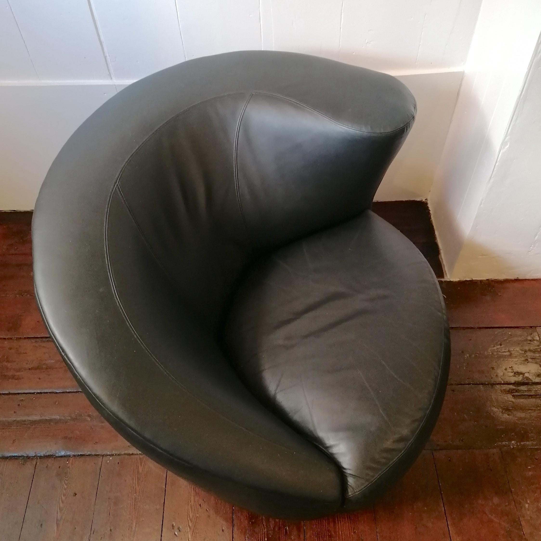 Pair of leather Vladimir Kagan for Directional 'Nautilus' lounge chairs 1970s For Sale 8