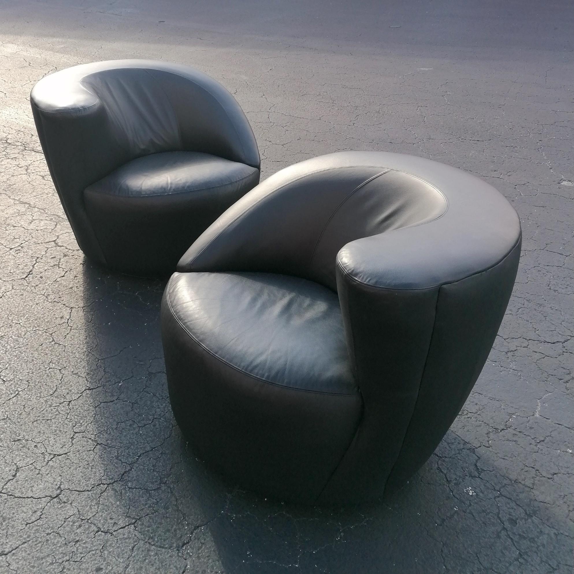Mid-Century Modern Pair of leather Vladimir Kagan for Directional 'Nautilus' lounge chairs 1970s For Sale